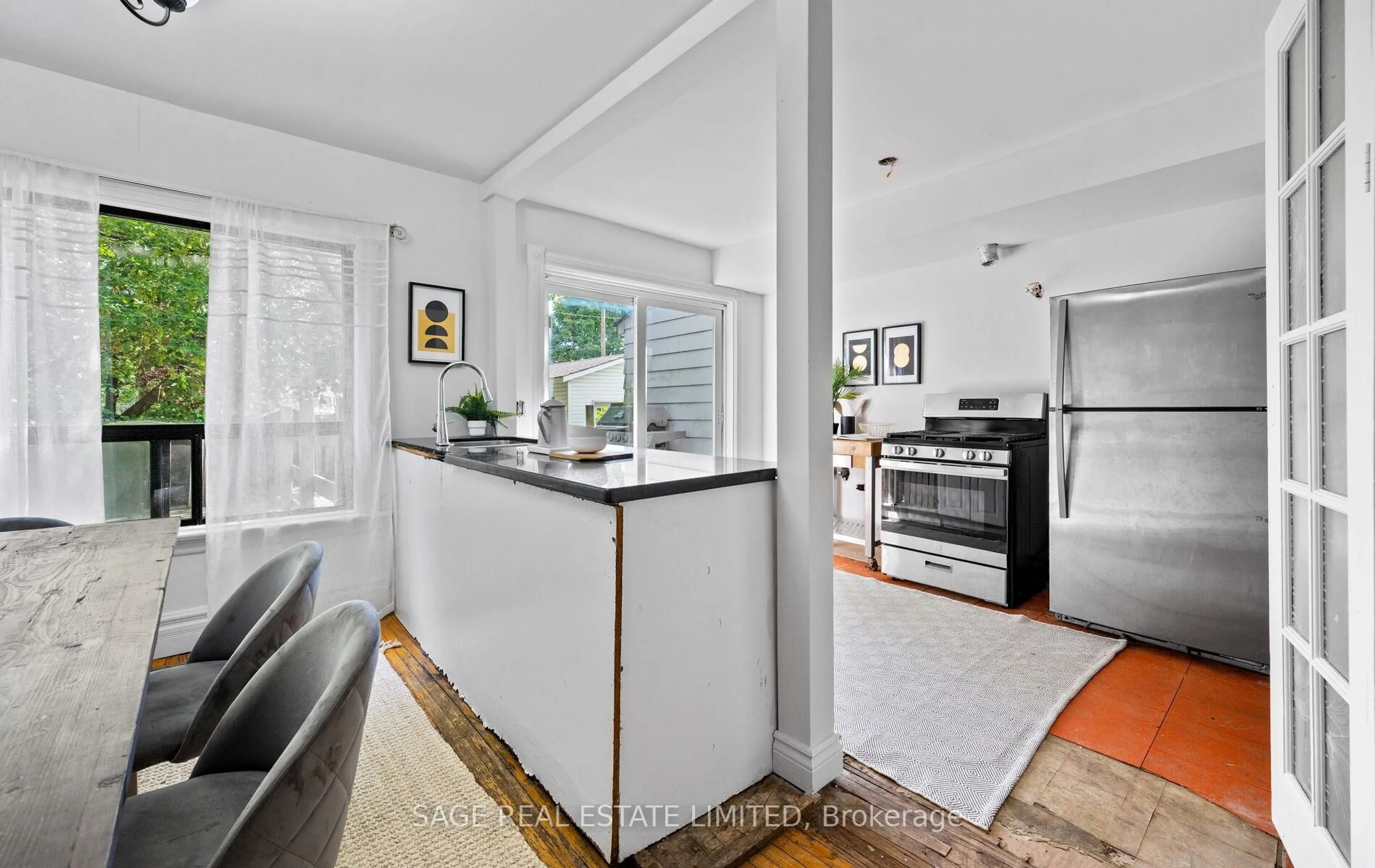 Open concept kitchen, unknown for 33 Avonlea Blvd, Toronto Ontario M4C 5E4