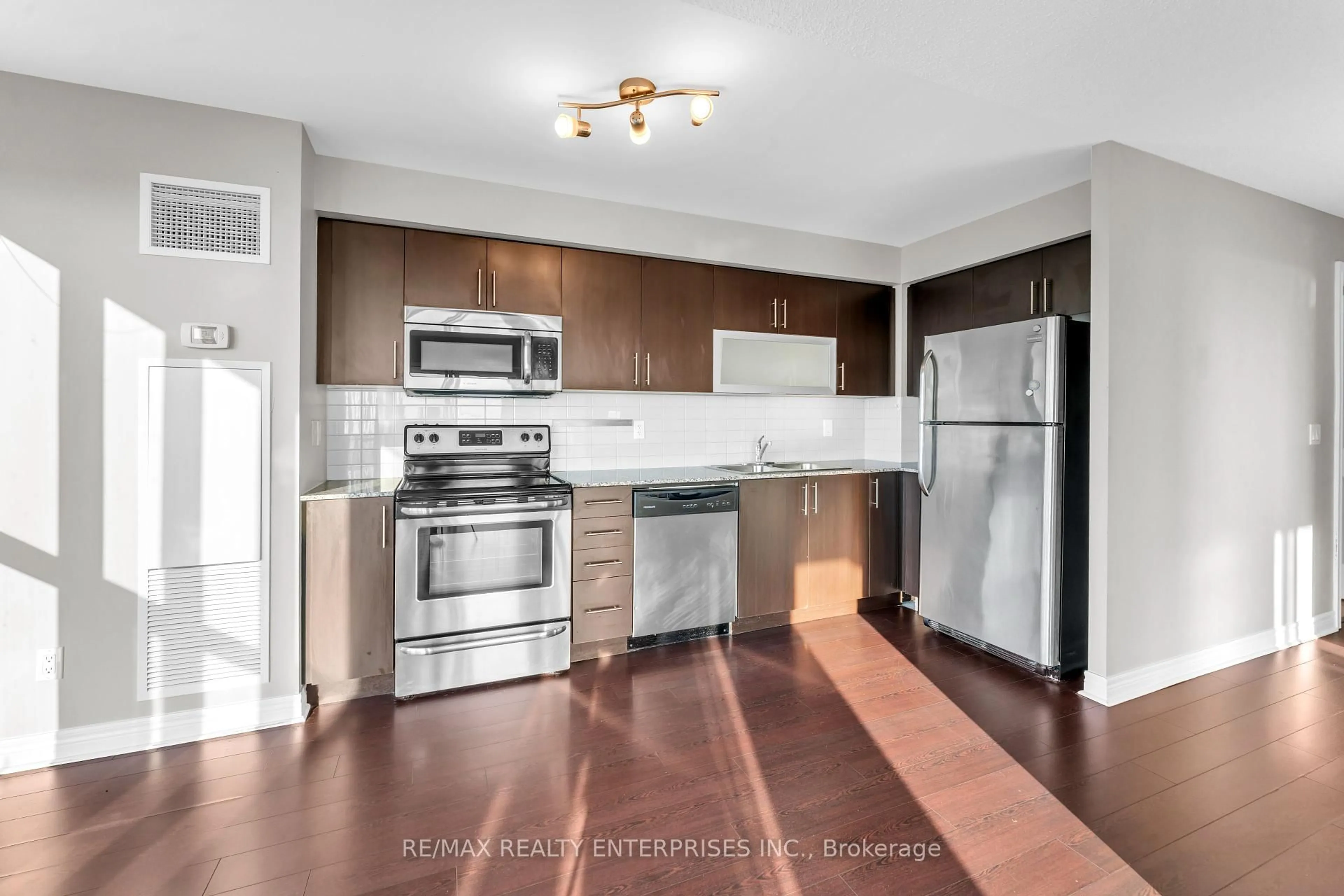 Standard kitchen, unknown for 50 Town Centre Crt #3610, Toronto Ontario M1P 0A9