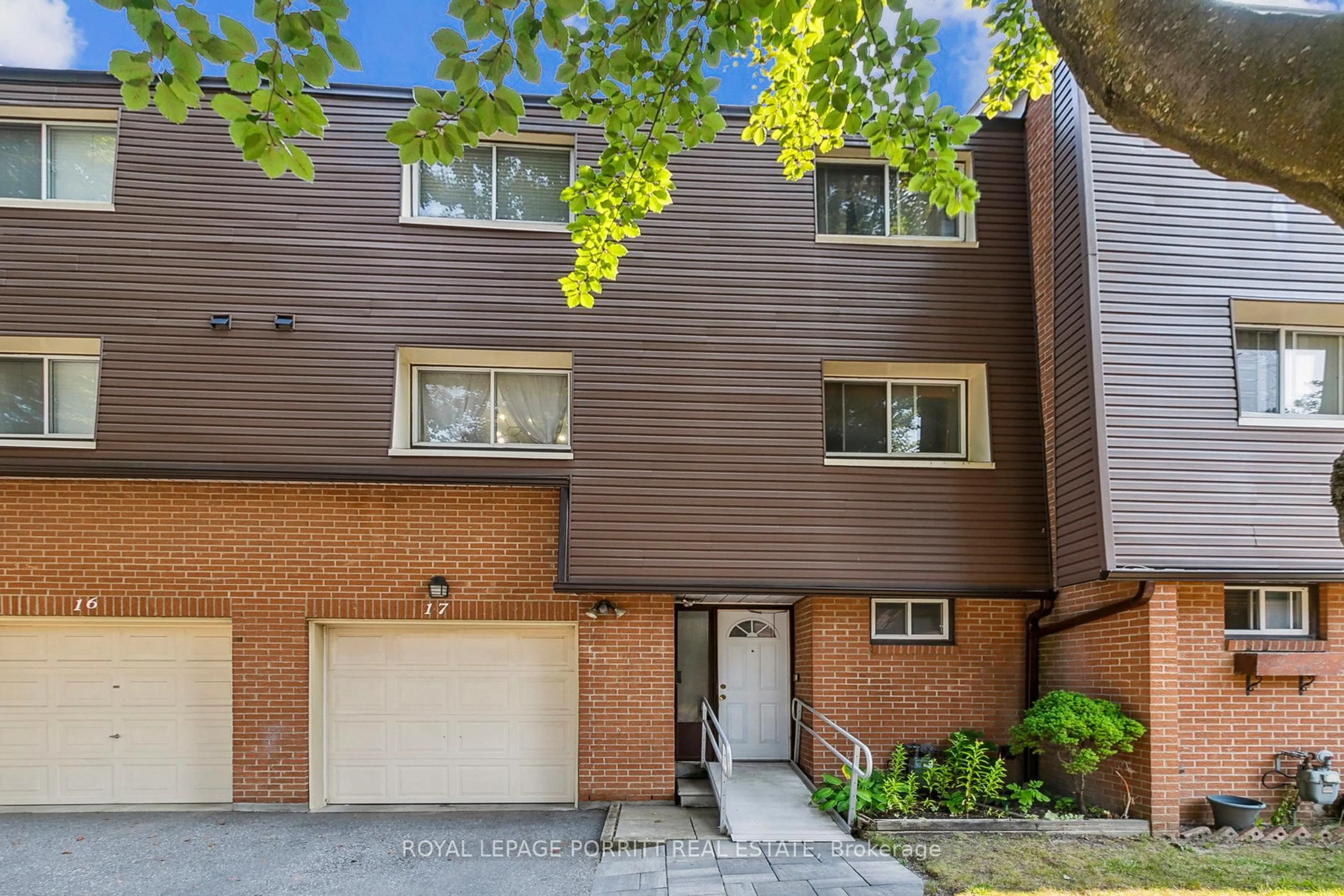 Home with brick exterior material, street for 1415 Fieldlight Blvd #17, Pickering Ontario L1V 2S3