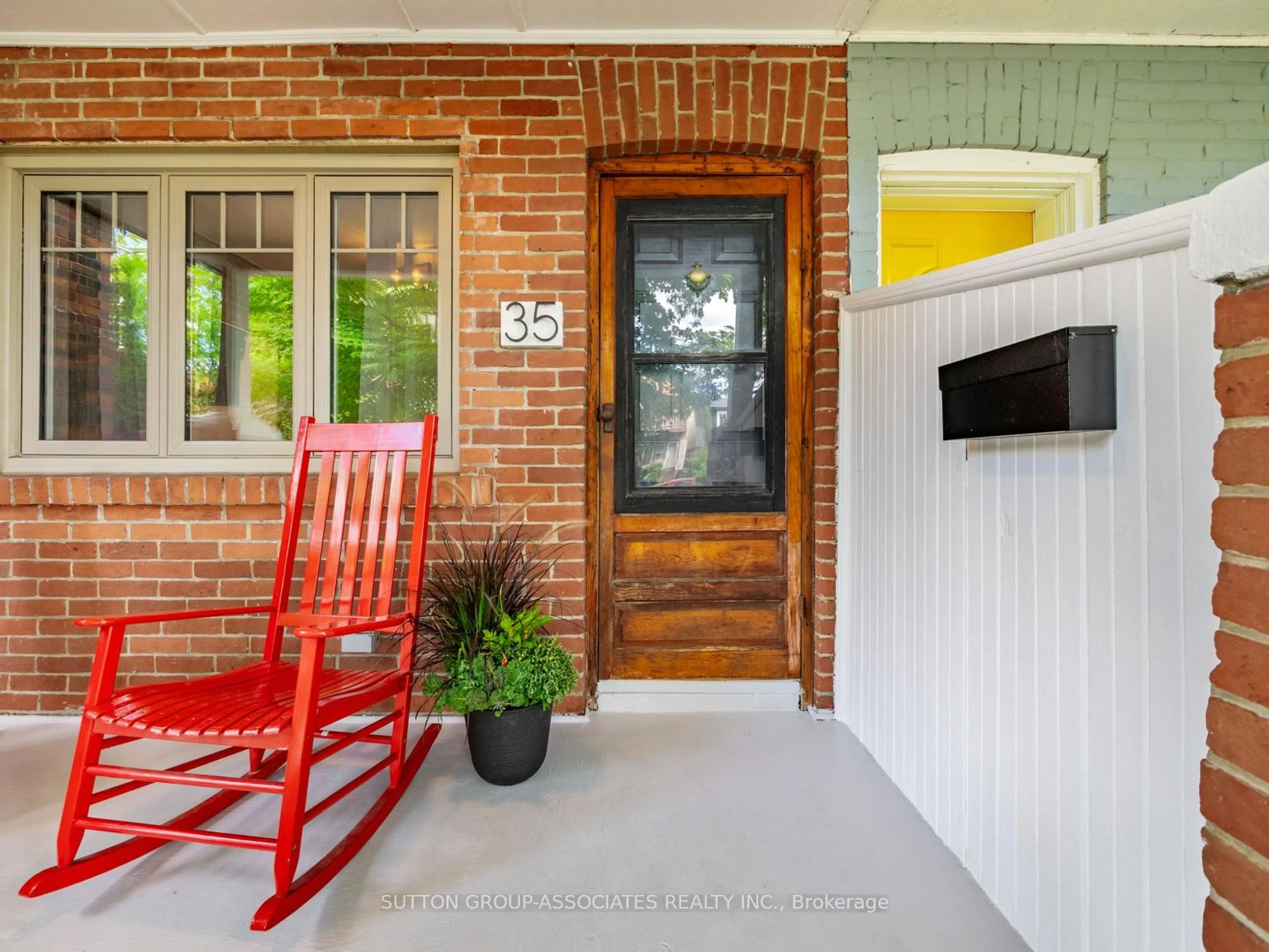 Indoor entryway for 35 Roseheath Ave, Toronto Ontario M4C 3P3