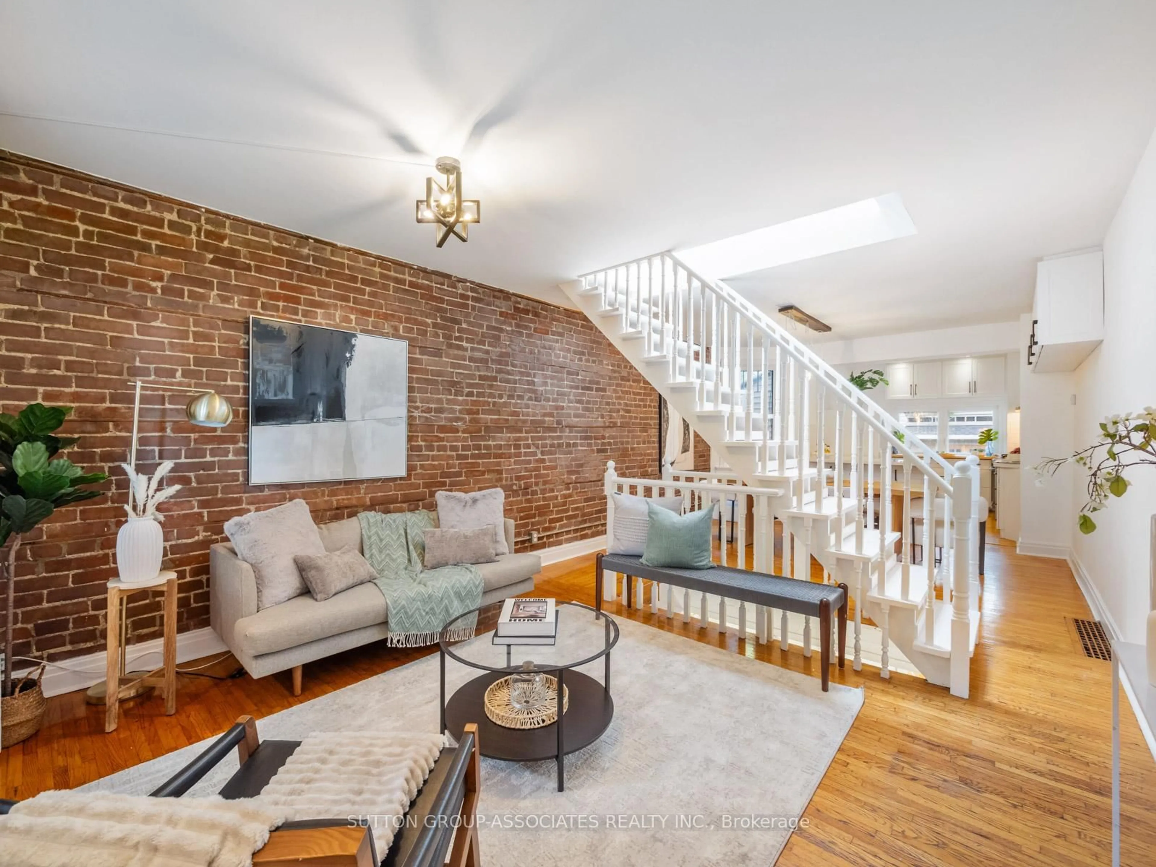 Living room with furniture, unknown for 35 Roseheath Ave, Toronto Ontario M4C 3P3