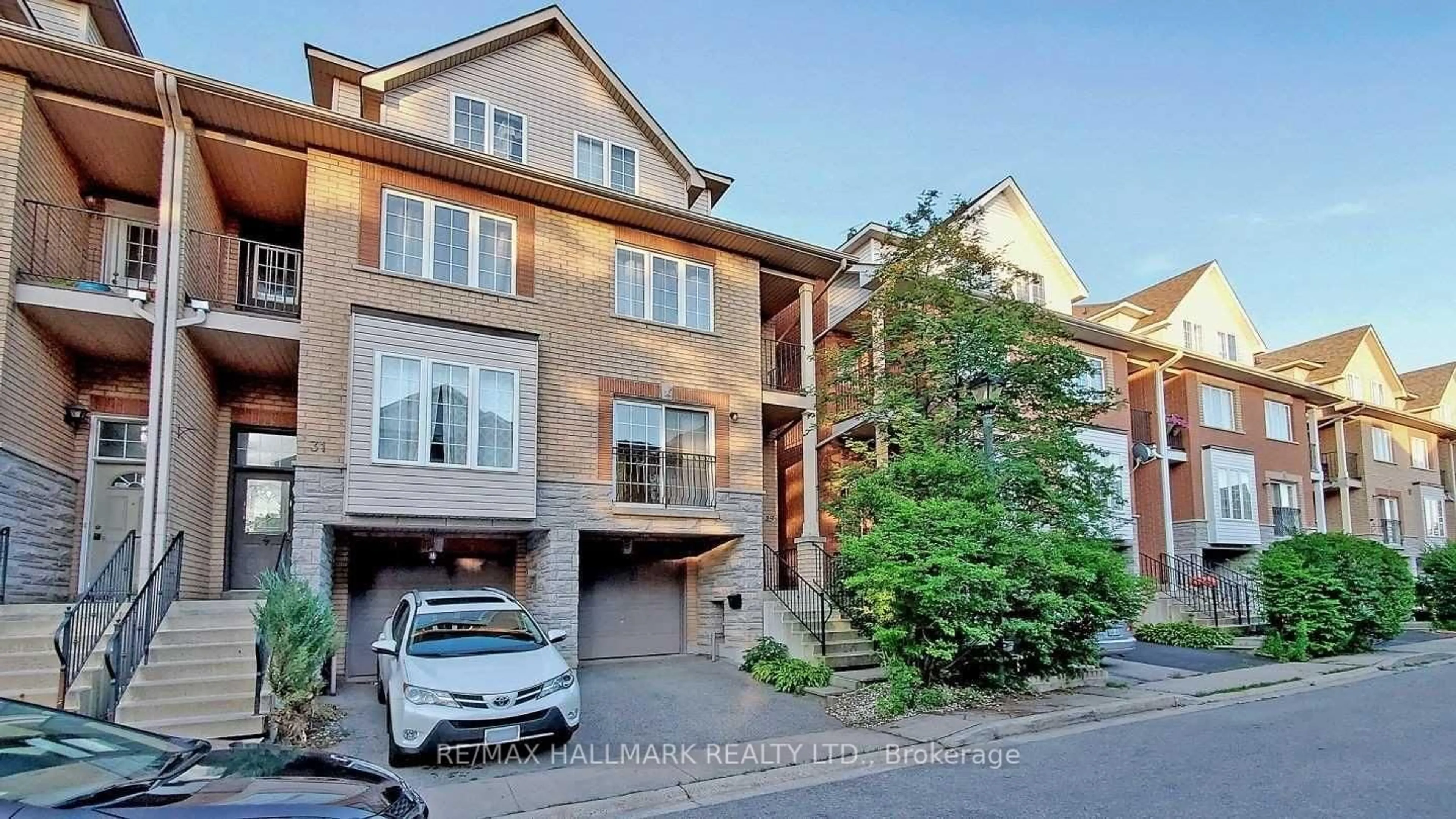 Unknown for 29 Tollgate Mews, Toronto Ontario M1M 3X5