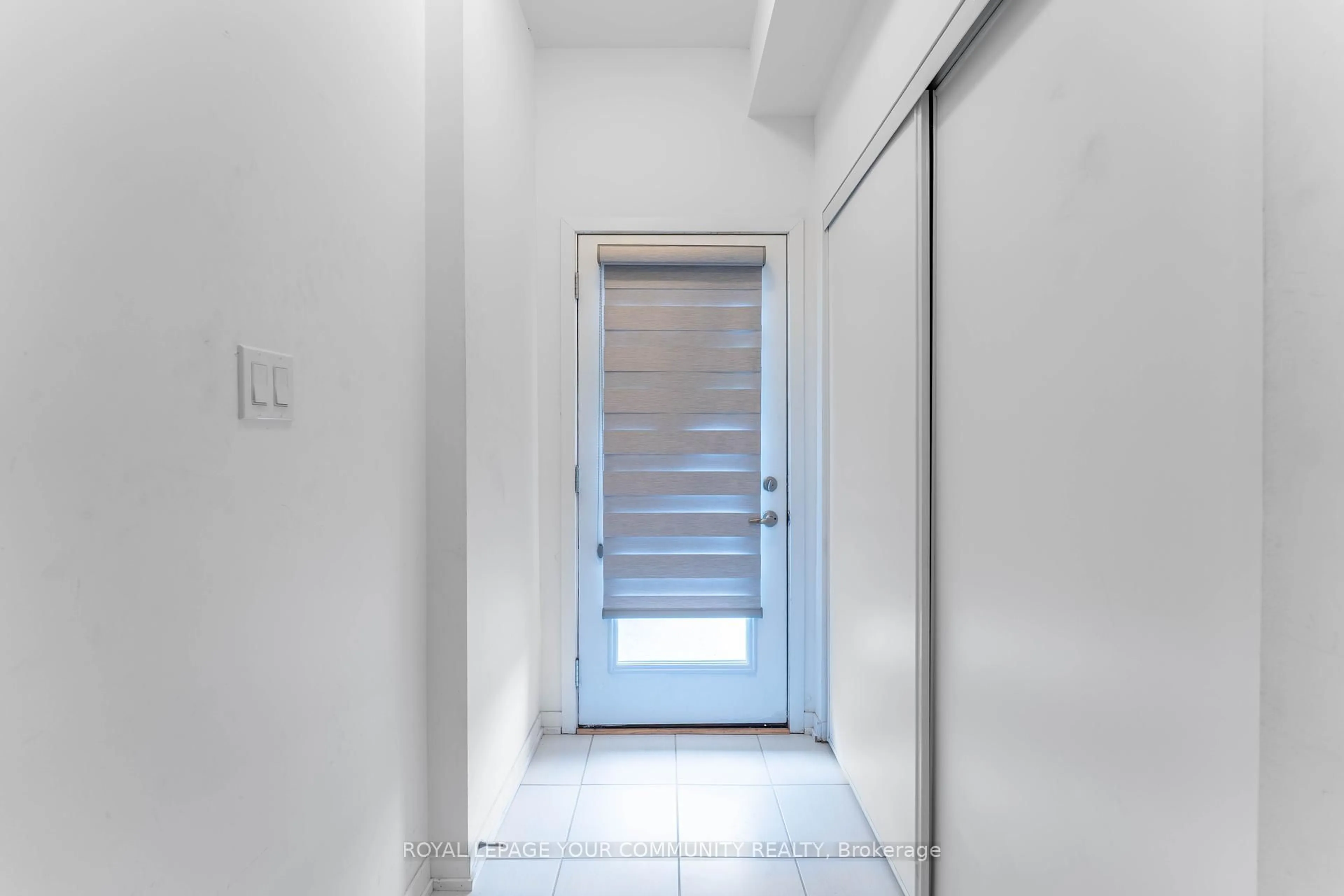 Indoor foyer for 7 Pegler St, Ajax Ontario L1S 7M3