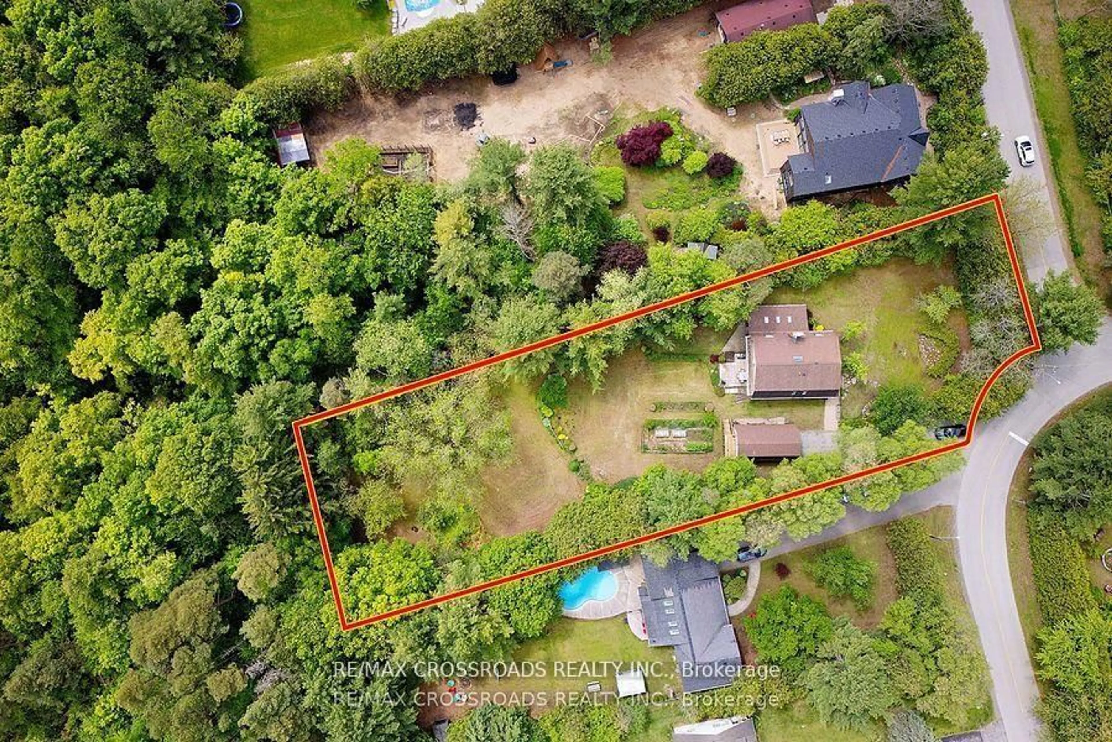 A pic from outside/outdoor area/front of a property/back of a property/a pic from drone, forest/trees view for 5 Shepherd Rd, Whitby Ontario L1M 1G8
