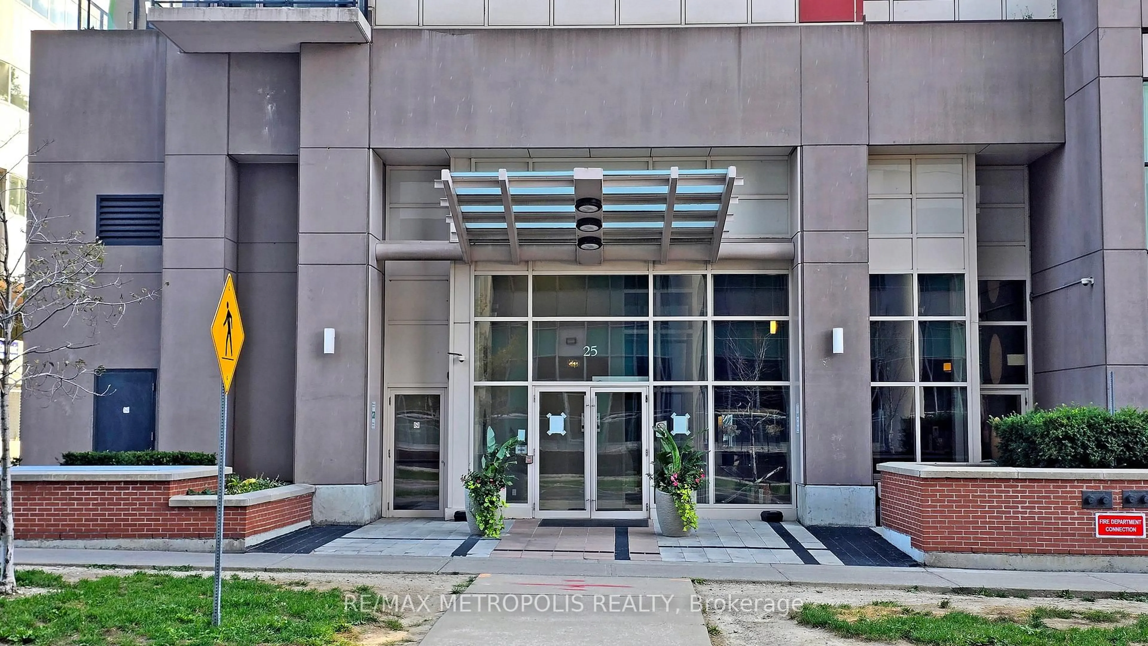 Indoor foyer for 25 Town Centre Crt #601, Toronto Ontario M1P 0B4