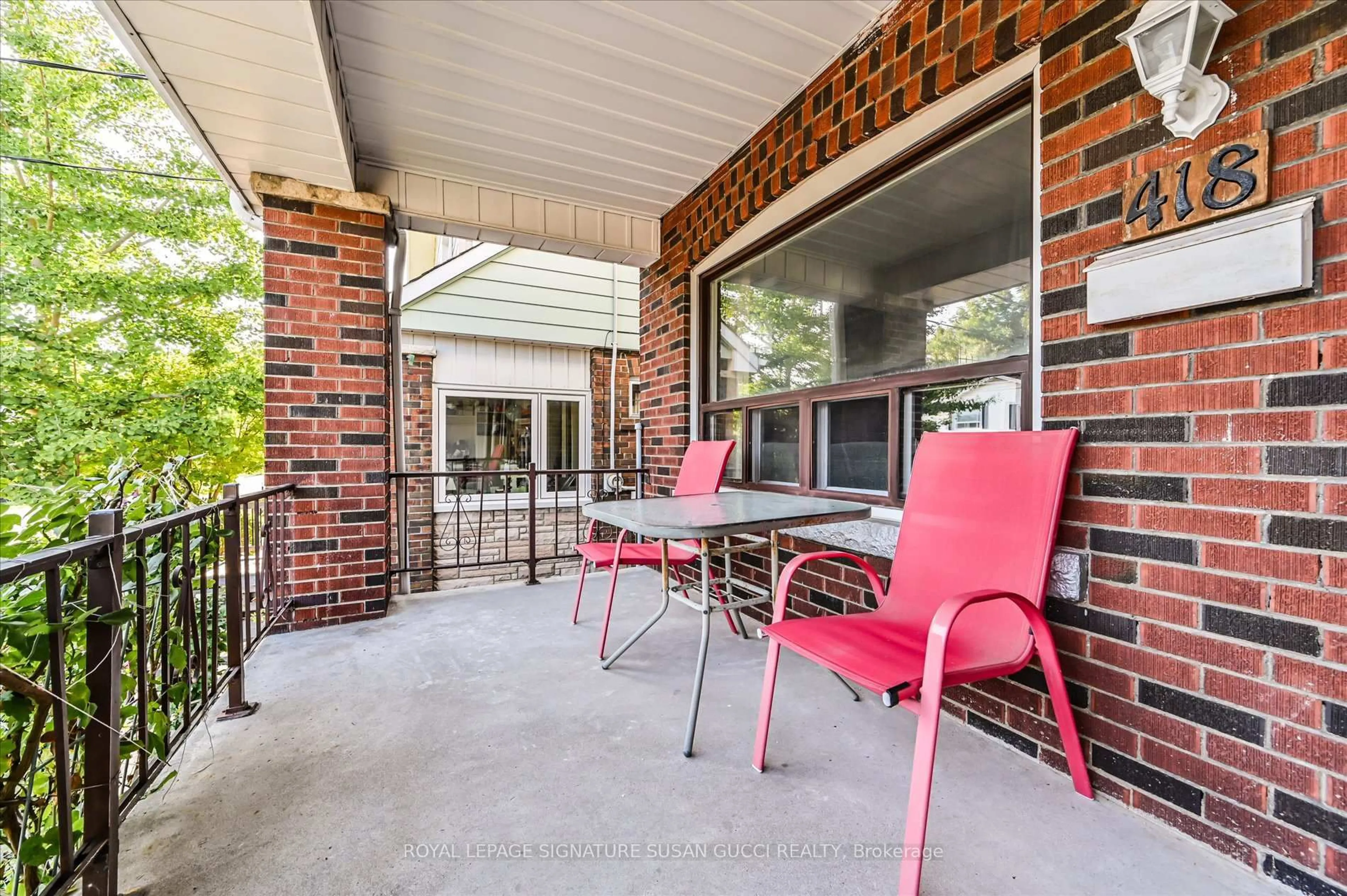 Patio, street for 418 Sammon Ave, Toronto Ontario M4J 2B1