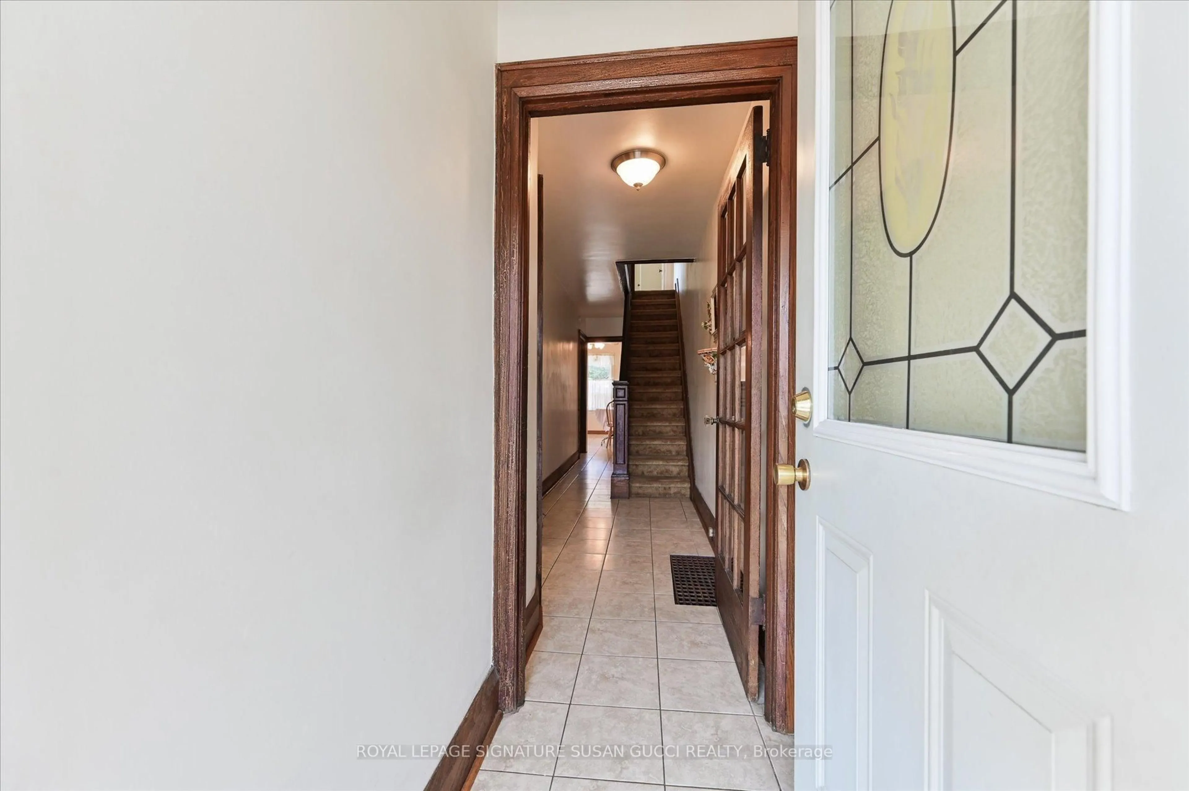 Indoor entryway for 418 Sammon Ave, Toronto Ontario M4J 2B1