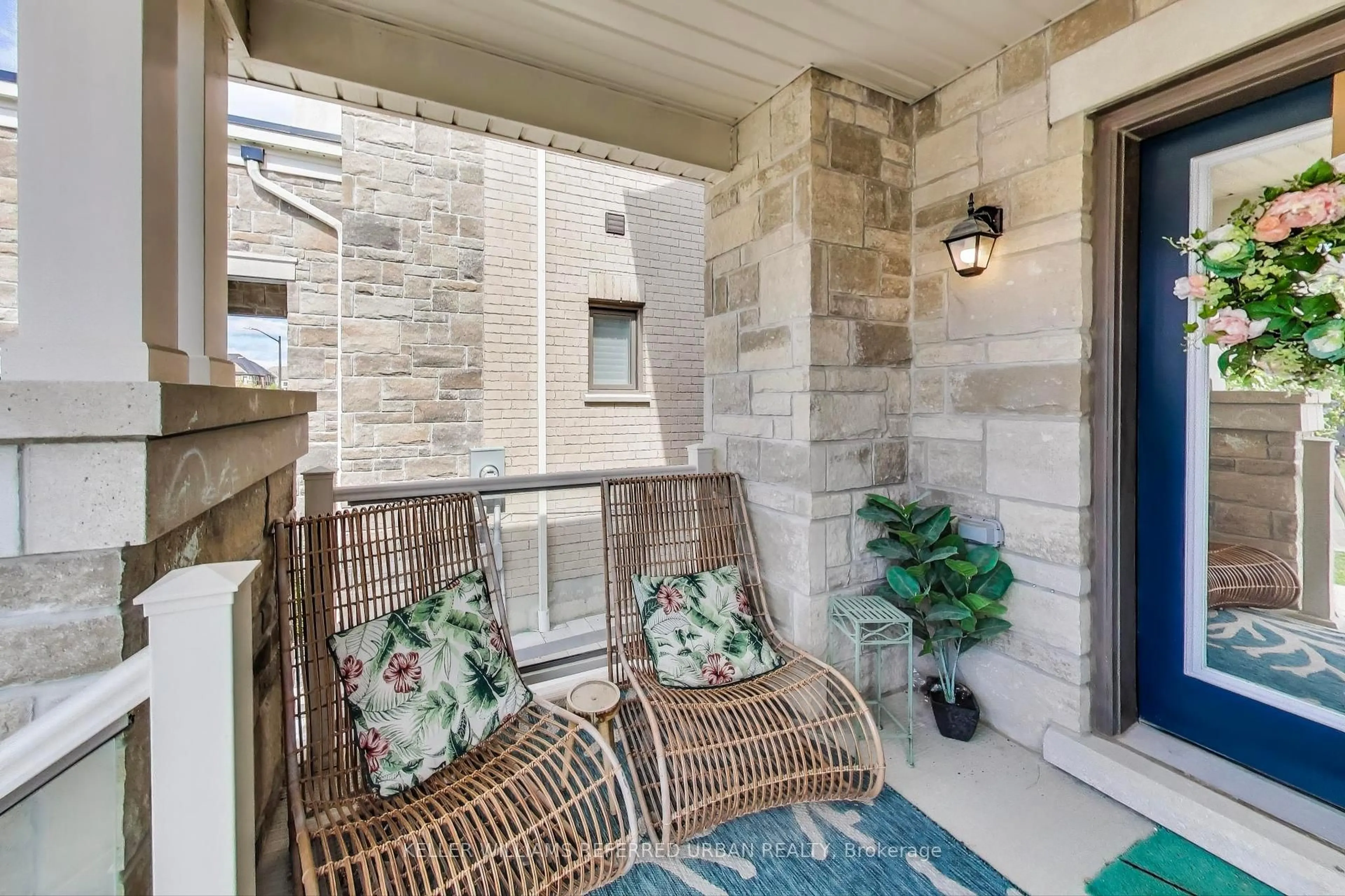 Patio, street for 59 Maskell Cres, Whitby Ontario L1P 0J6