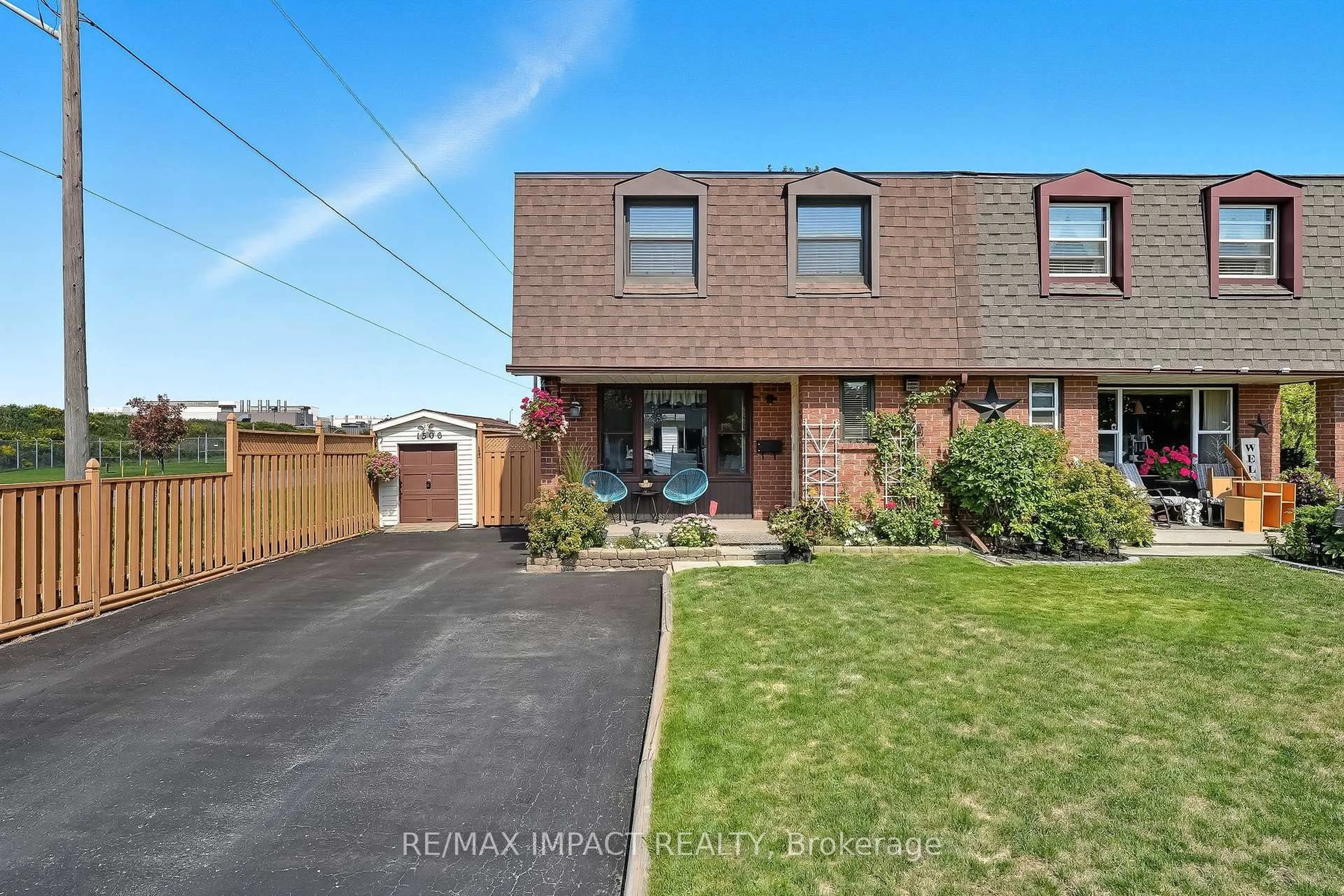 Home with brick exterior material, street for 1506 Fenelon Cres, Oshawa Ontario L1J 6G1