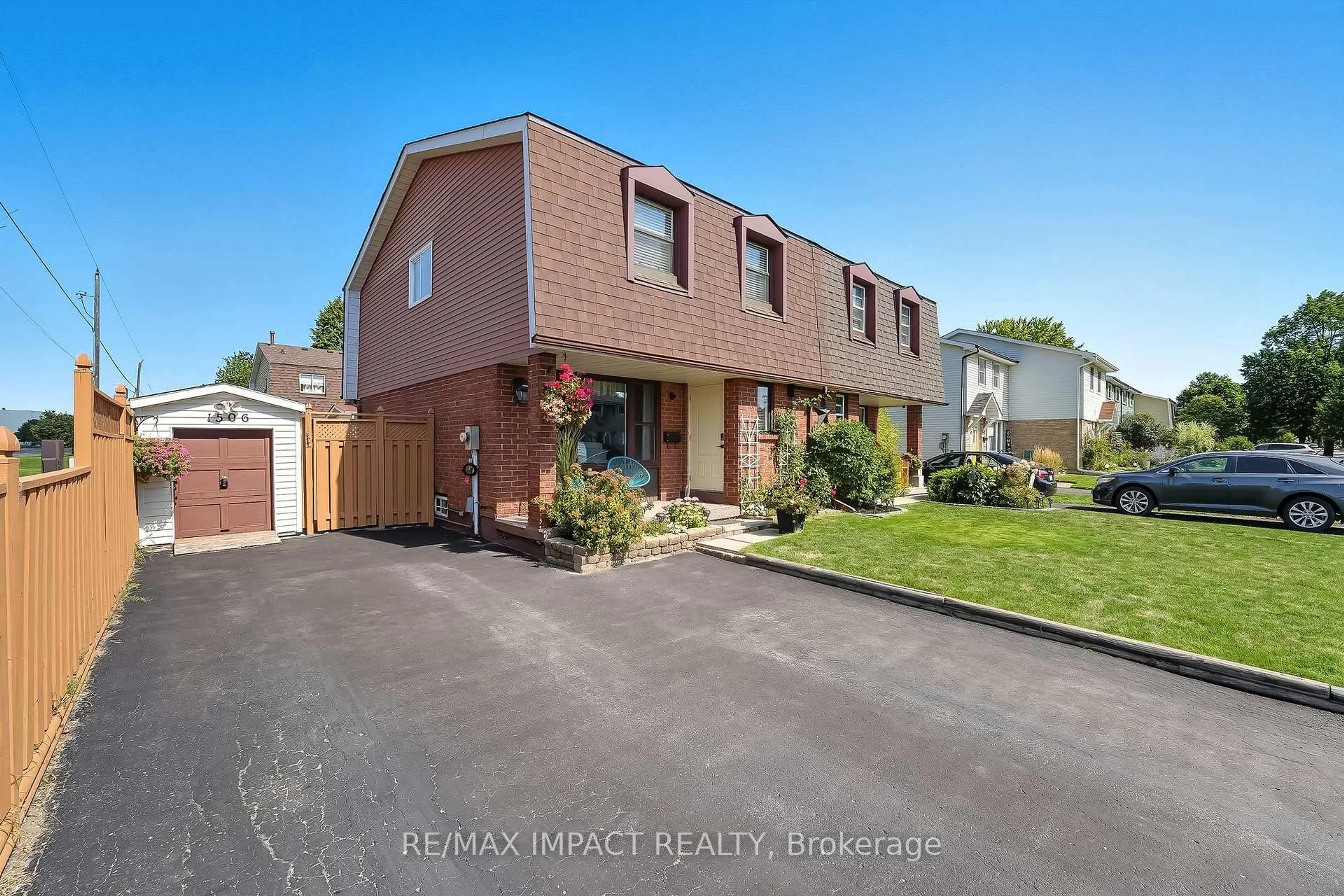 Home with brick exterior material, street for 1506 Fenelon Cres, Oshawa Ontario L1J 6G1