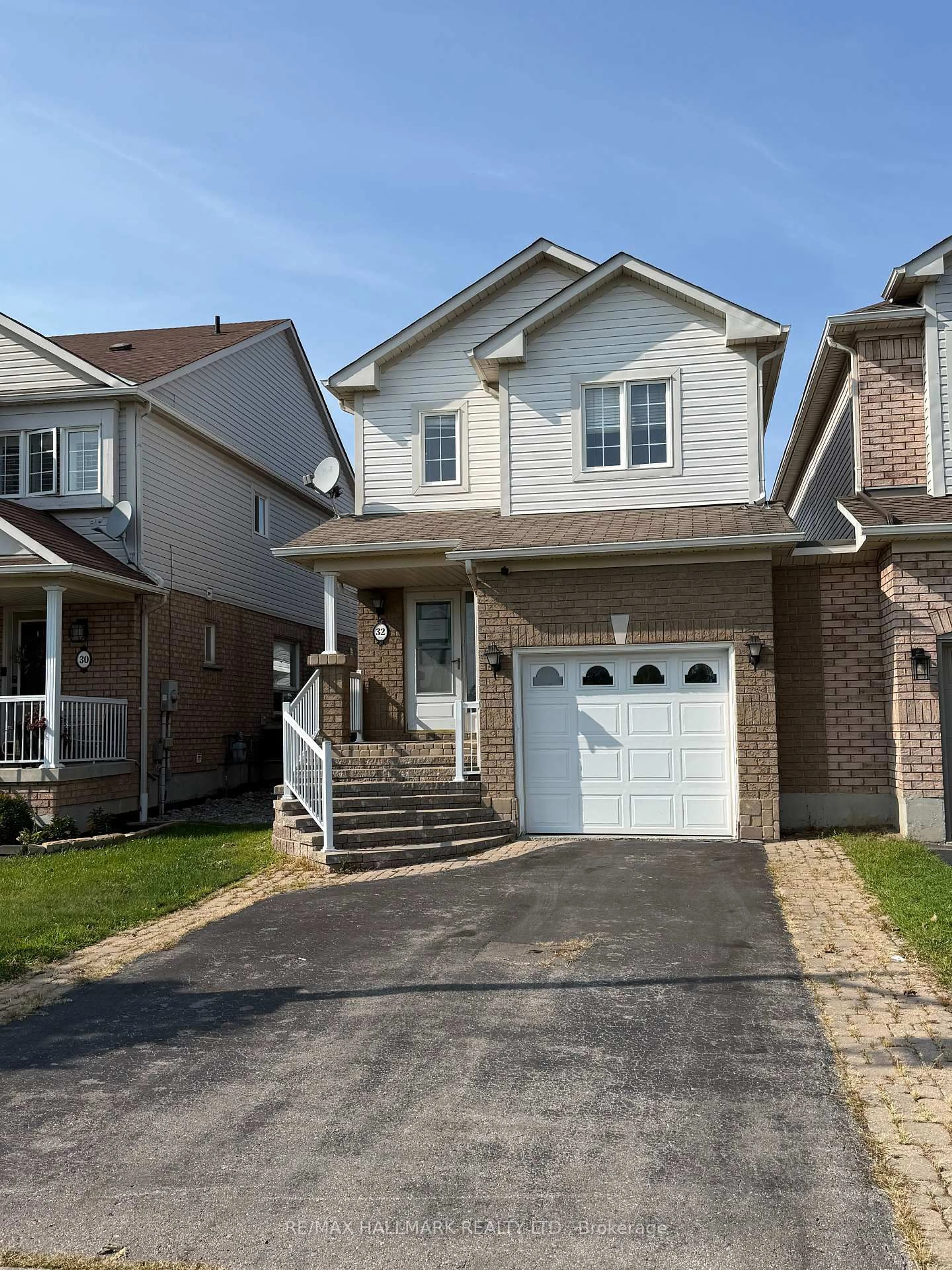 Unknown for 32 Samandria Ave, Whitby Ontario L1R 2Z7