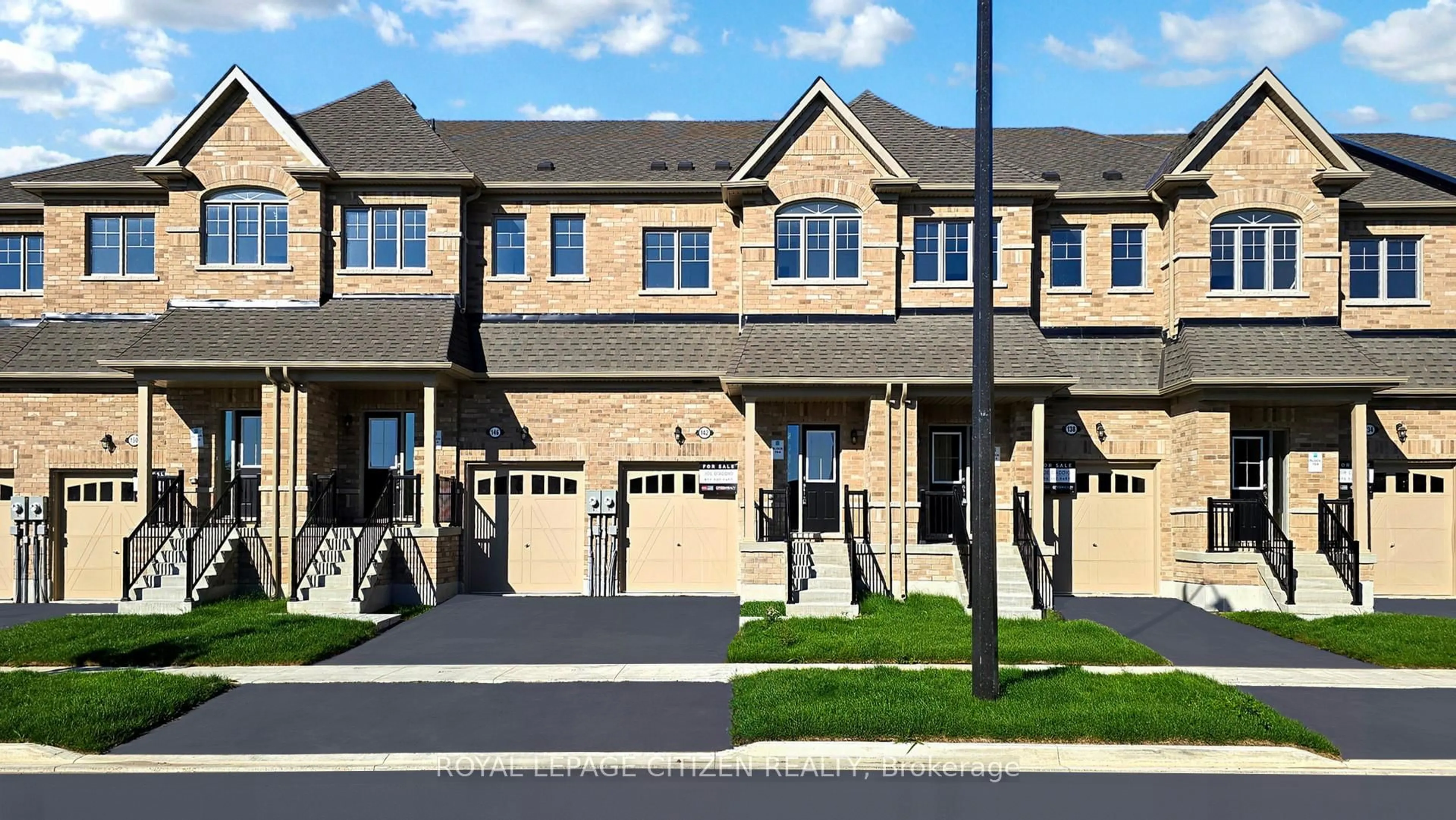 Home with brick exterior material, street for 142 North Garden Blvd, Scugog Ontario L9L 1B3