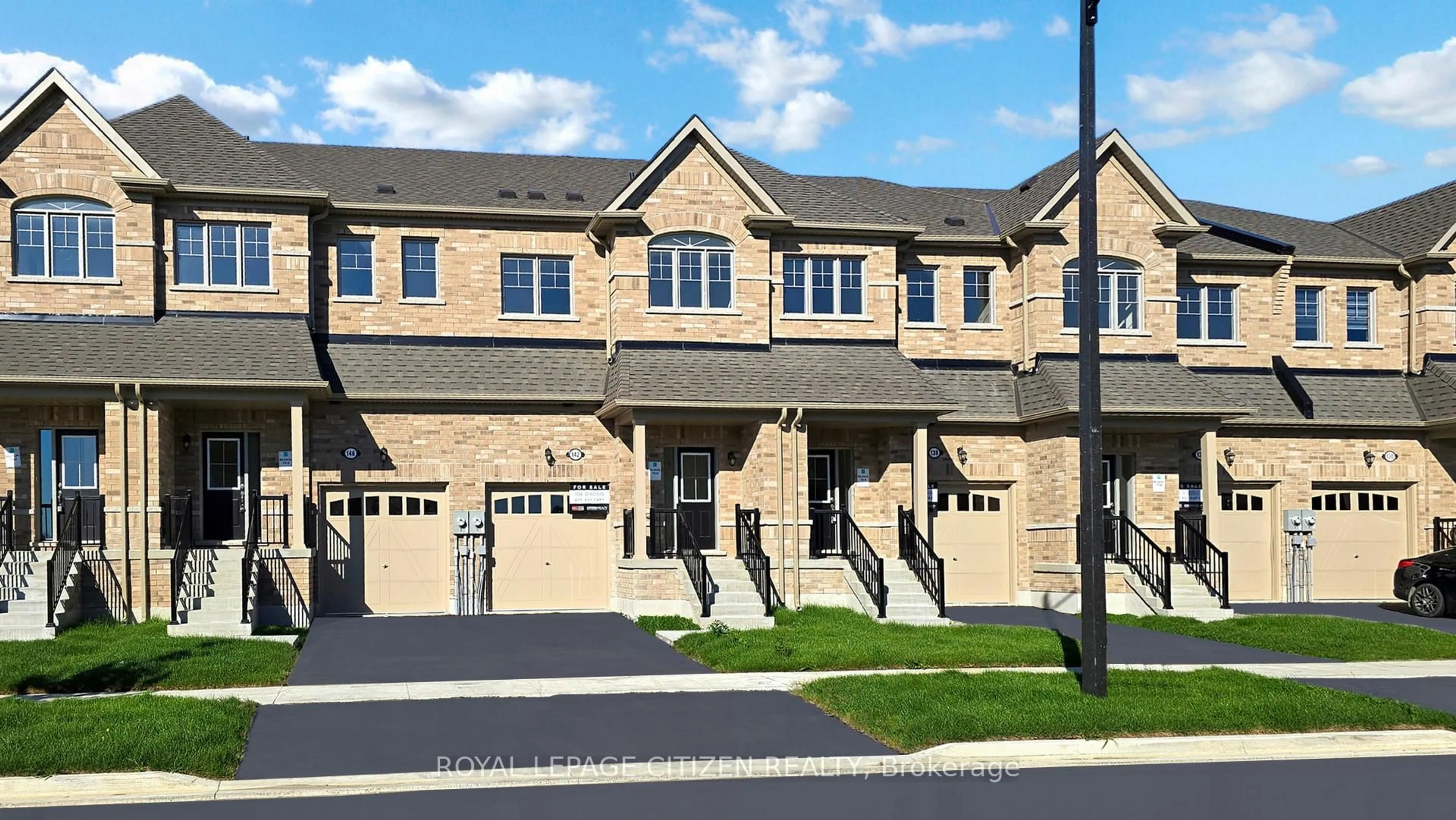 Home with brick exterior material, street for 142 North Garden Blvd, Scugog Ontario L9L 1B3
