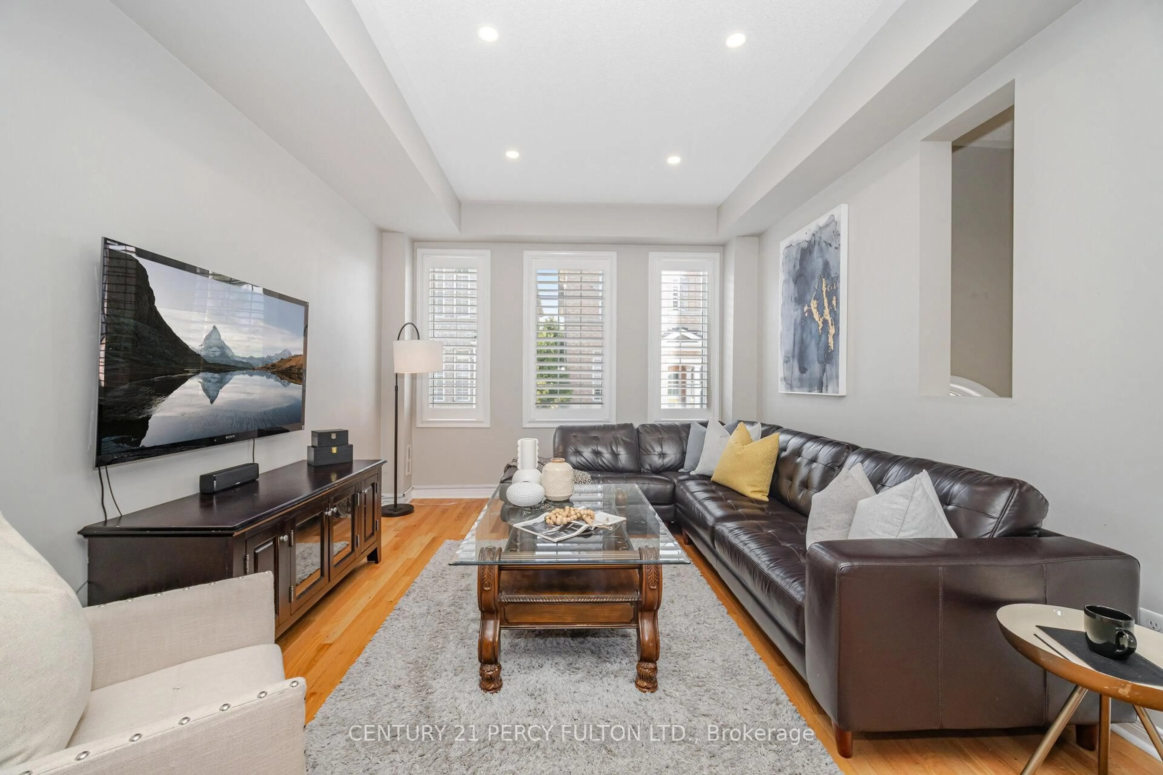 Living room with furniture, unknown for 530 Kingston Rd #28, Pickering Ontario L1V 0C3