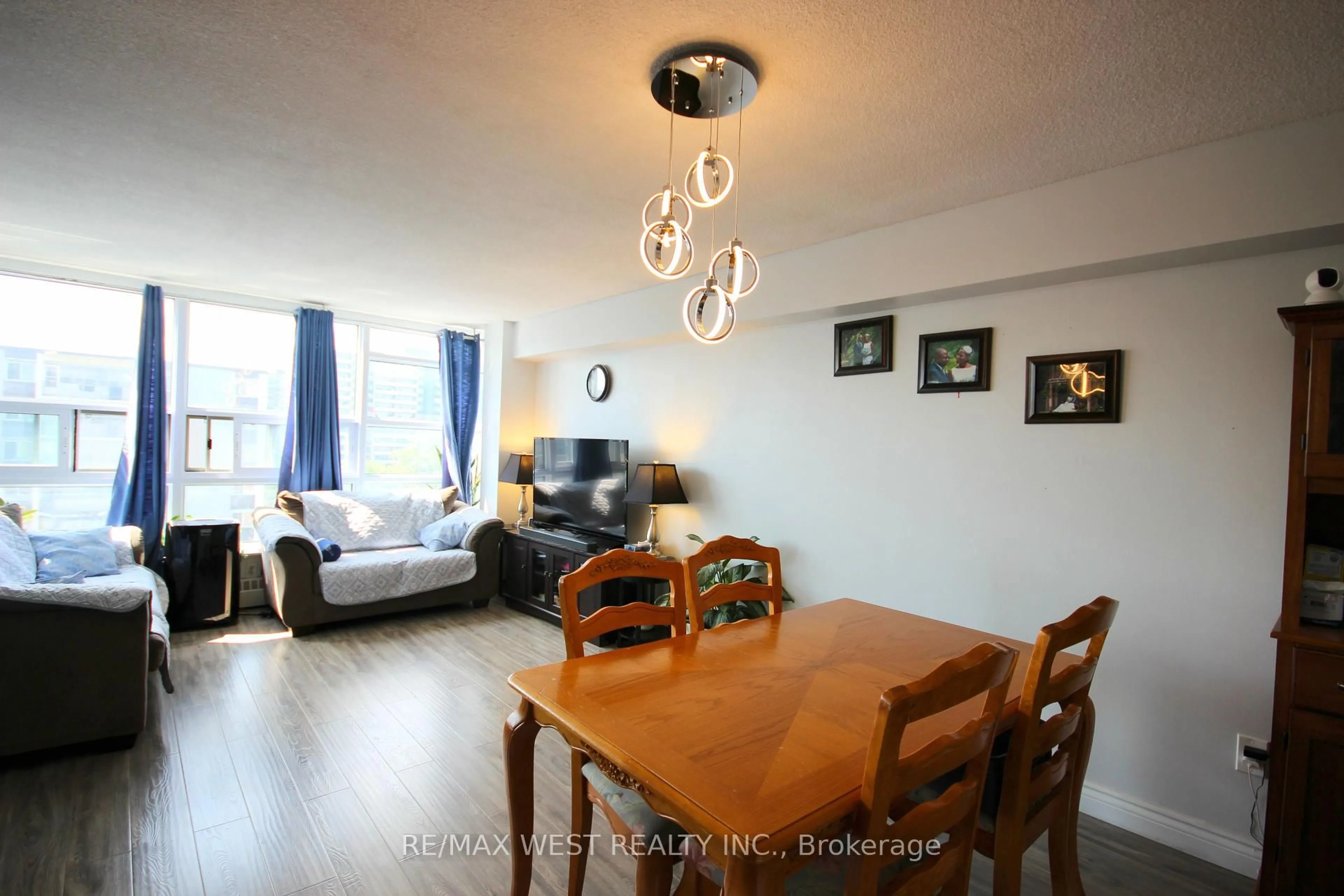 Unknown for 3380 Eglinton Ave #801, Toronto Ontario M1J 3L6