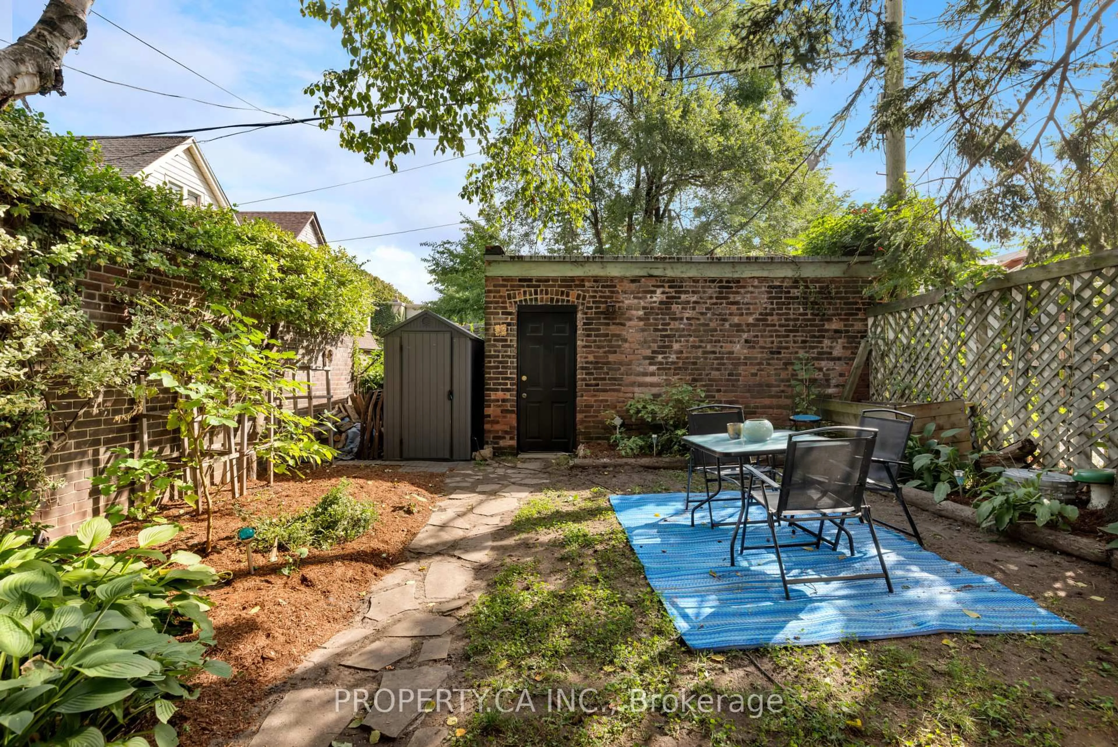 Patio, street for 553 Broadview Ave, Toronto Ontario M4K 2N7