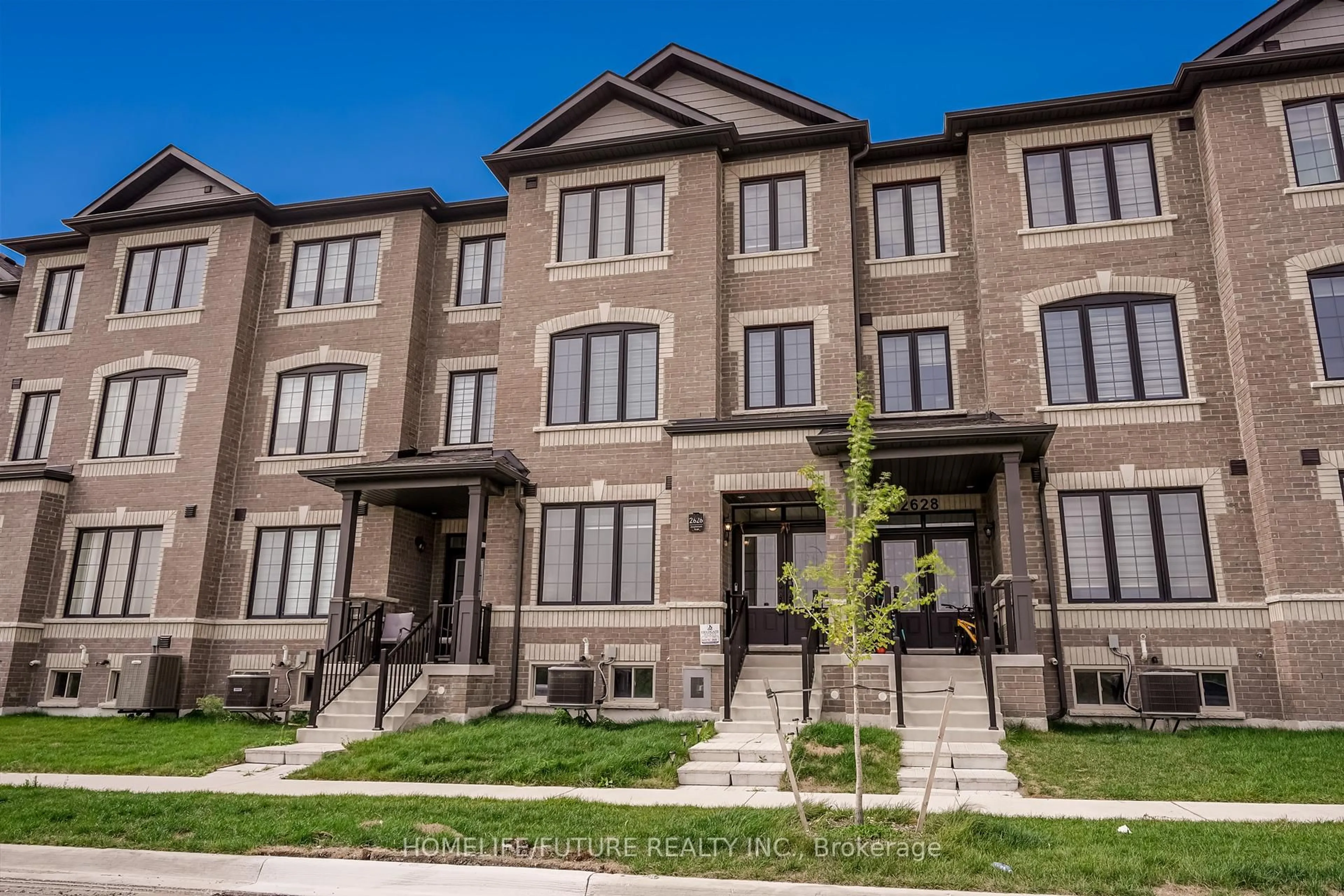 Home with brick exterior material, unknown for 2626 Delphinium Tr, Pickering Ontario L1X 0M1