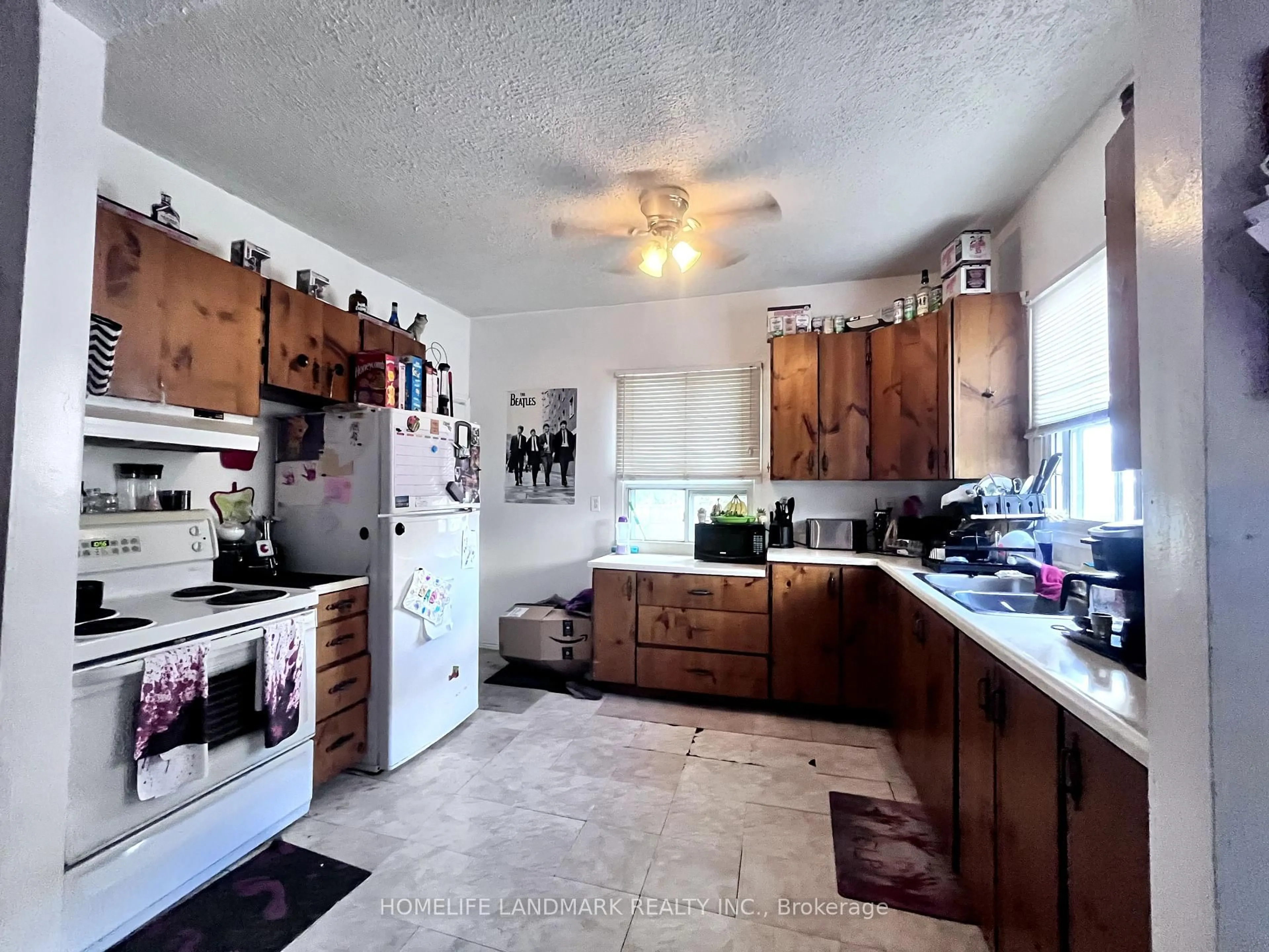 Unknown for 367 Buena Vista Ave, Oshawa Ontario L1J 2M6
