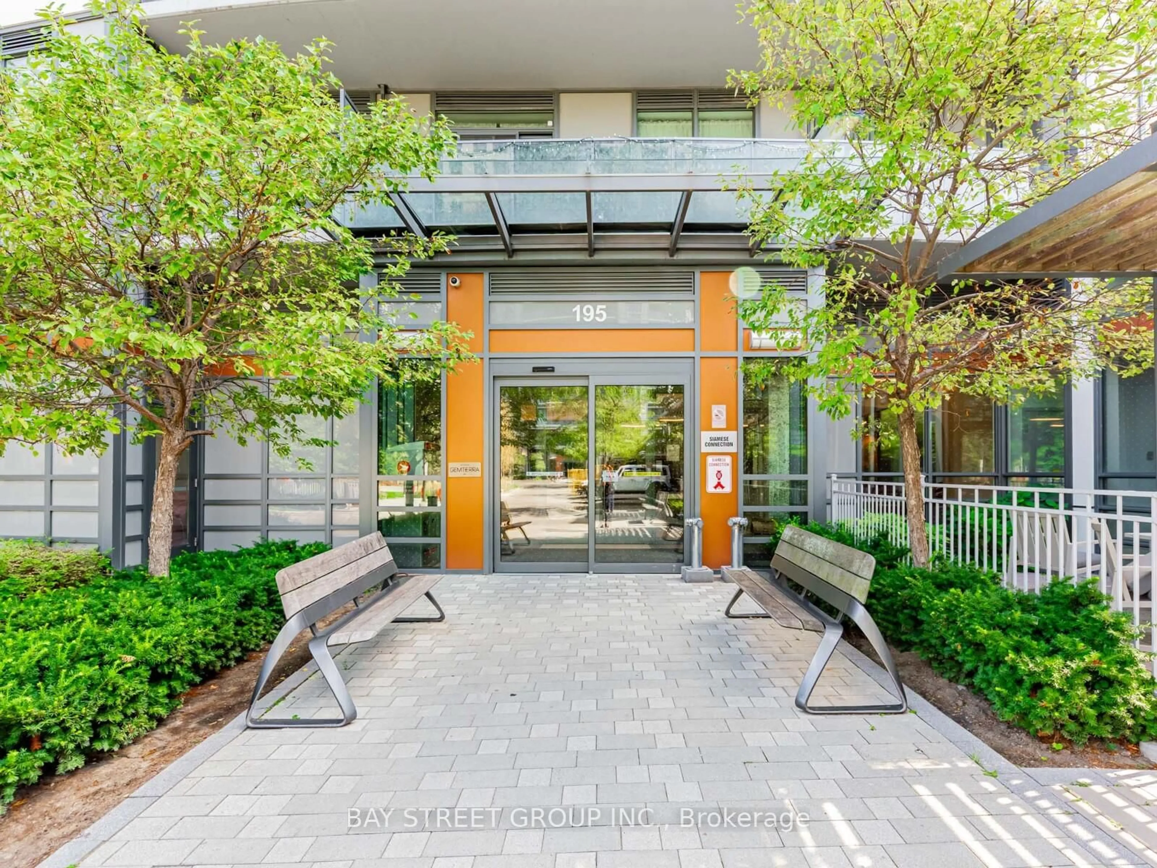 Indoor foyer for 195 Bonis Ave #508, Toronto Ontario M1T 0A5