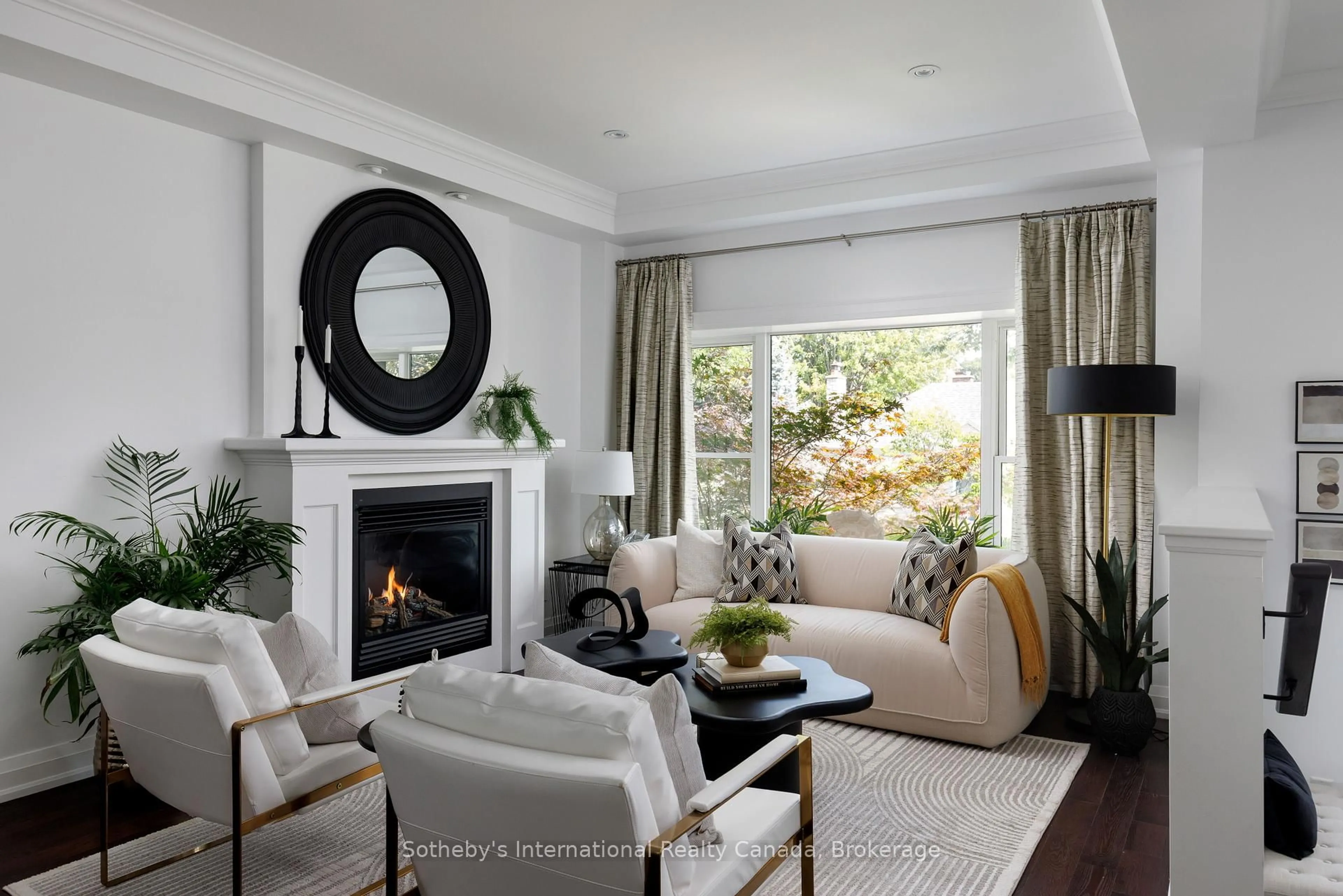 Living room with furniture, unknown for 24 Parkview Hts, Toronto Ontario M1N 2V4