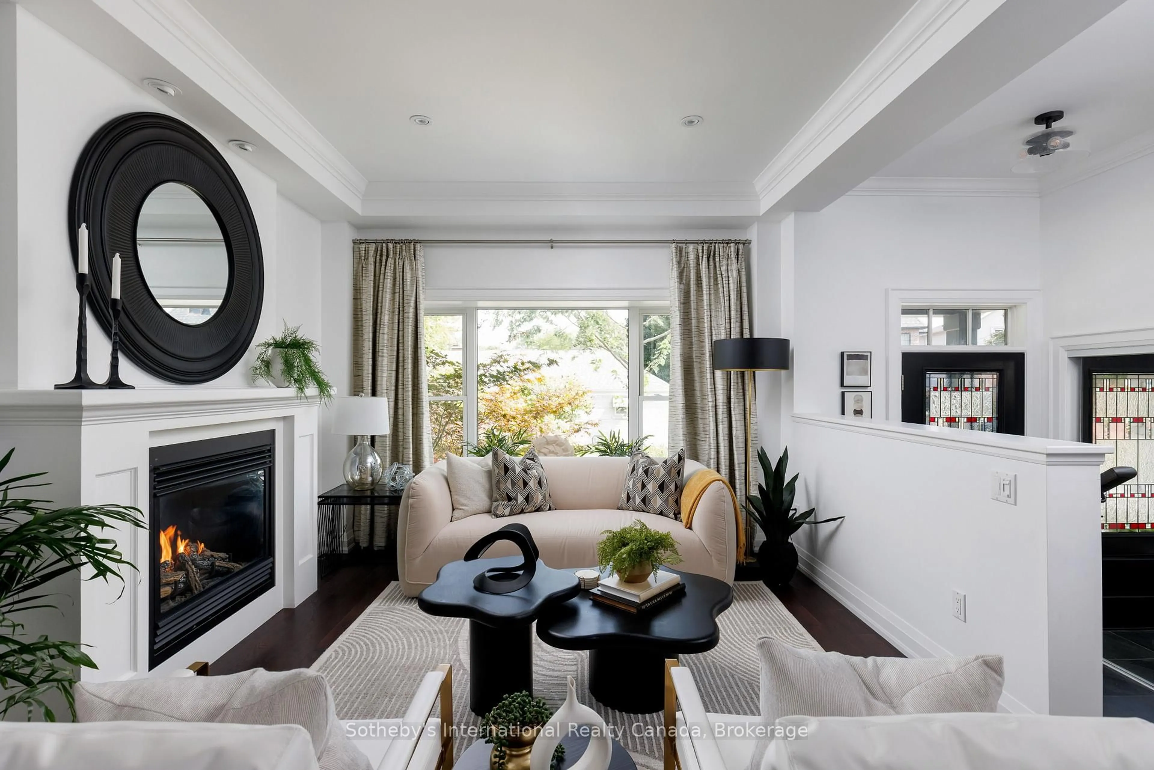 Living room with furniture, unknown for 24 Parkview Hts, Toronto Ontario M1N 2V4