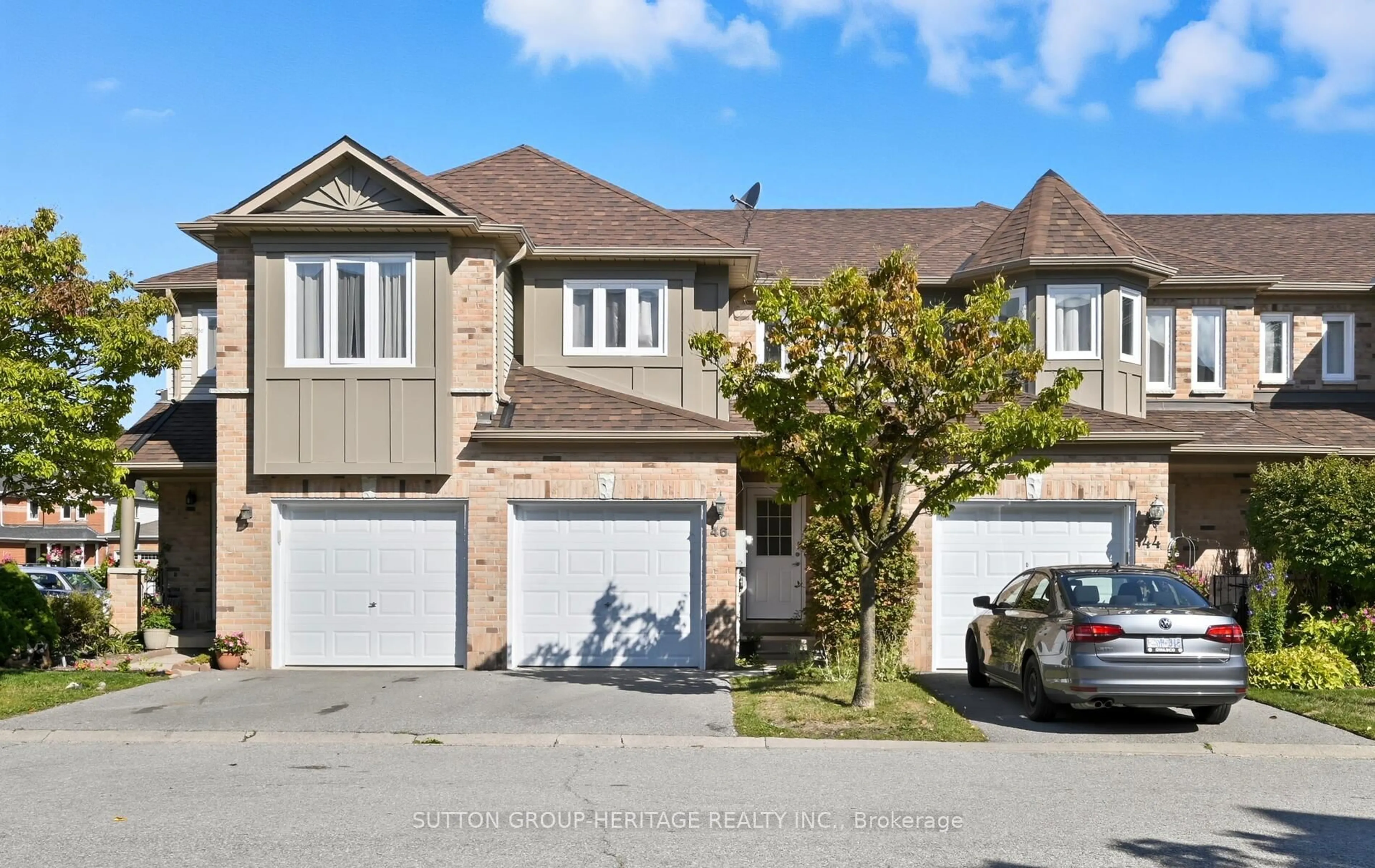 A pic from outside/outdoor area/front of a property/back of a property/a pic from drone, street for 46 Alexis Way, Whitby Ontario L1R 2N9