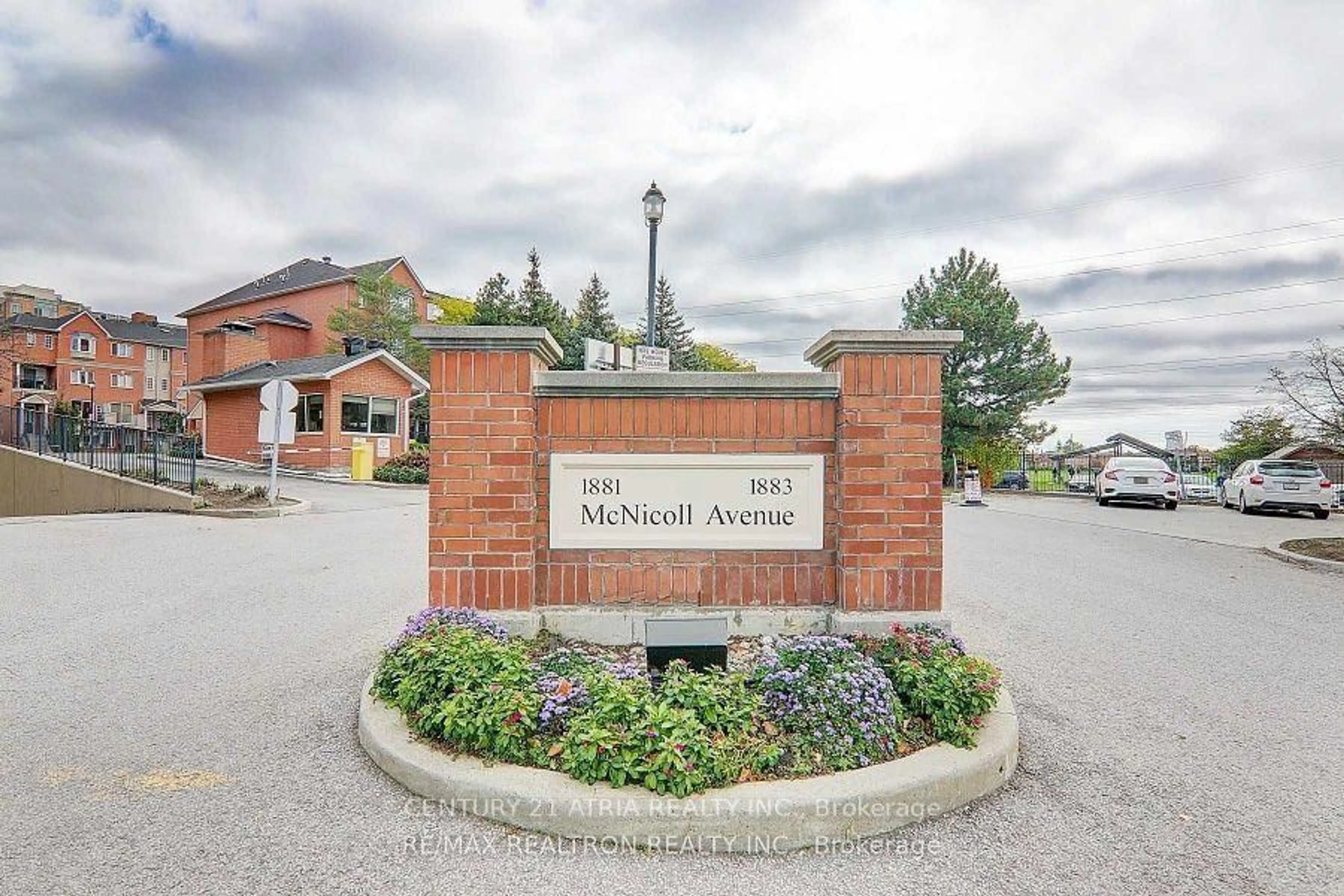 Indoor foyer for 1881 McNicoll Ave #527, Toronto Ontario M1V 5M2