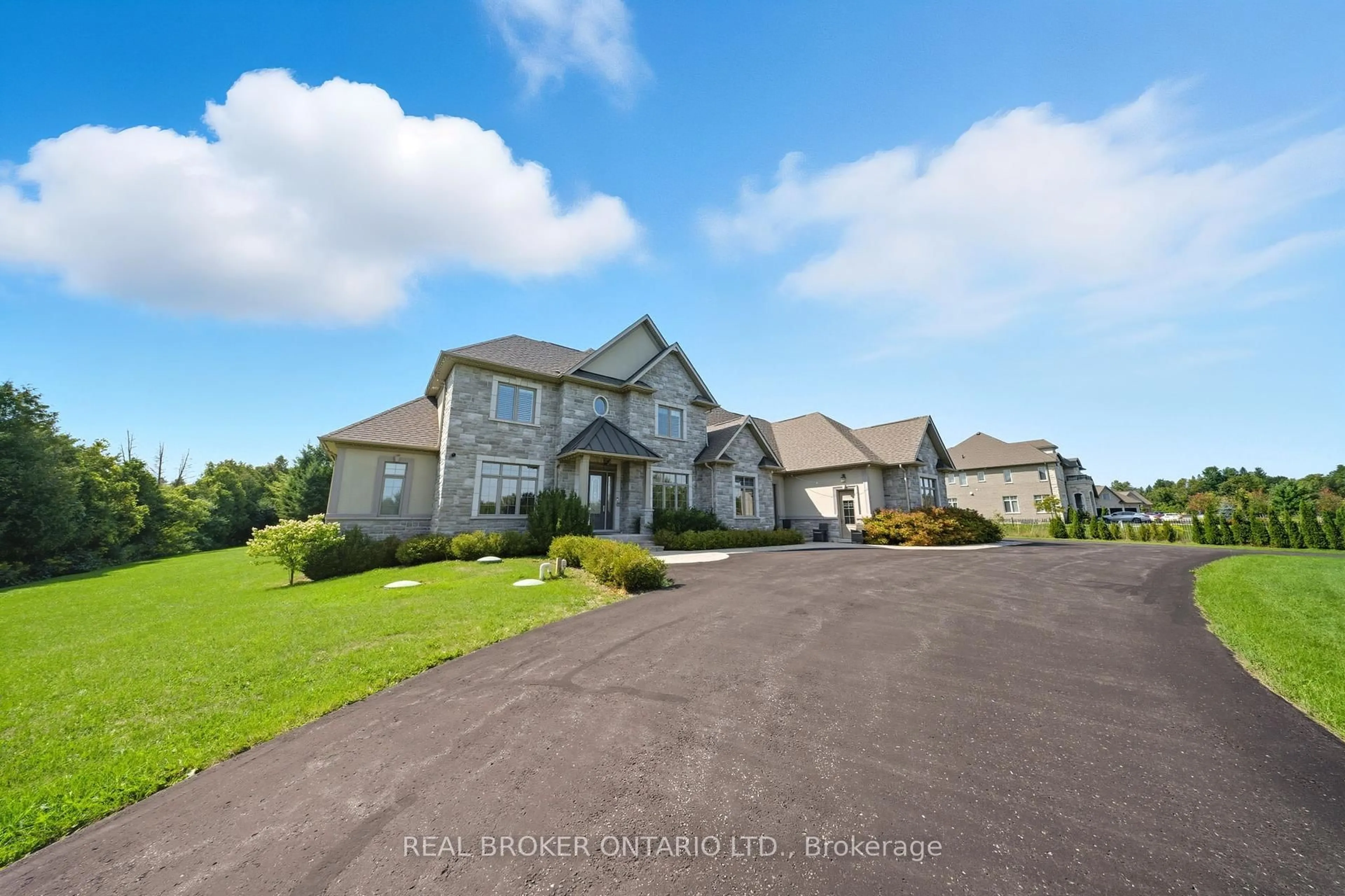 A pic from outside/outdoor area/front of a property/back of a property/a pic from drone, unknown for 3240 Salem Rd, Pickering Ontario L1X 0J7
