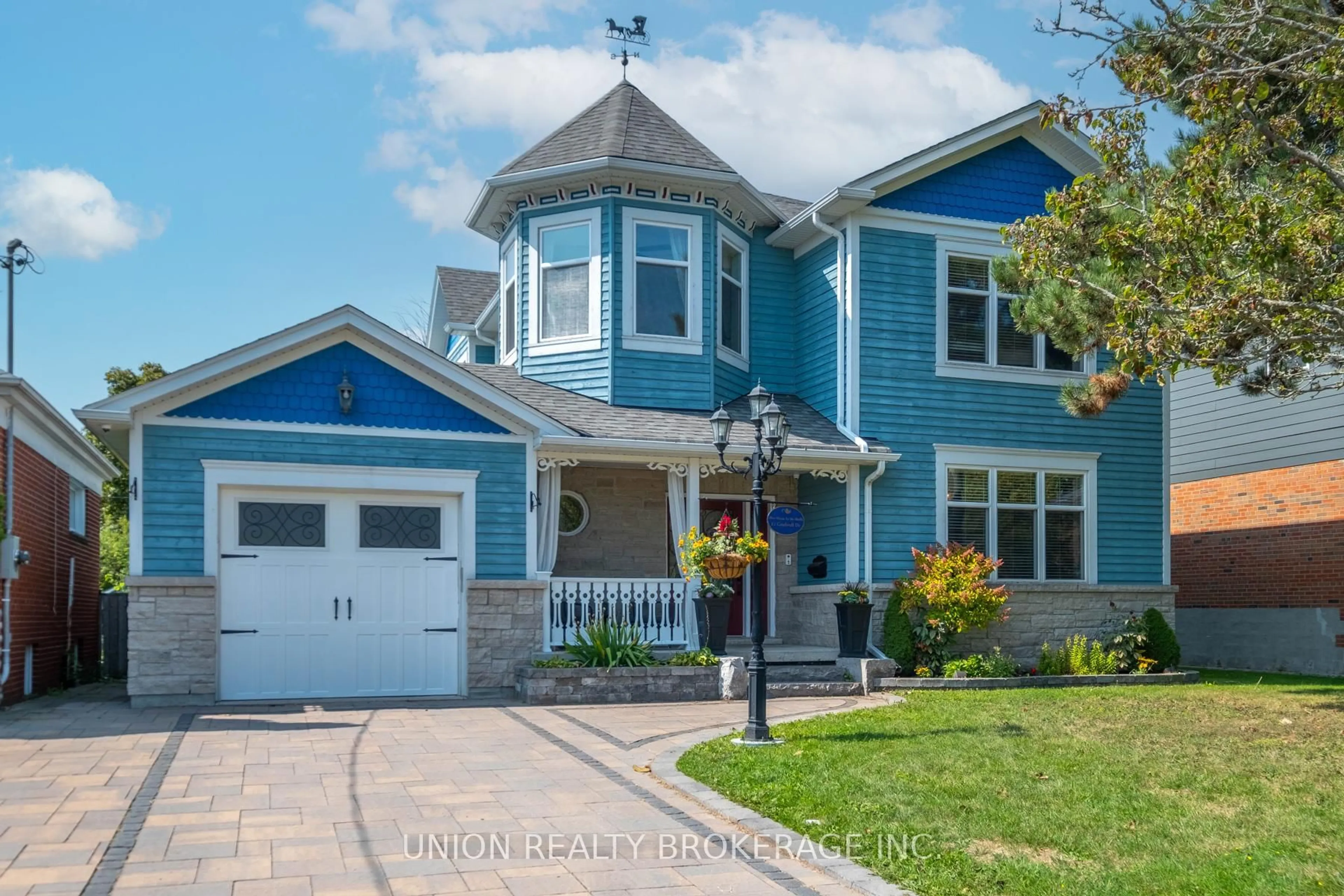 Home with vinyl exterior material, street for 12 Gradwell Dr, Toronto Ontario M1M 2M9