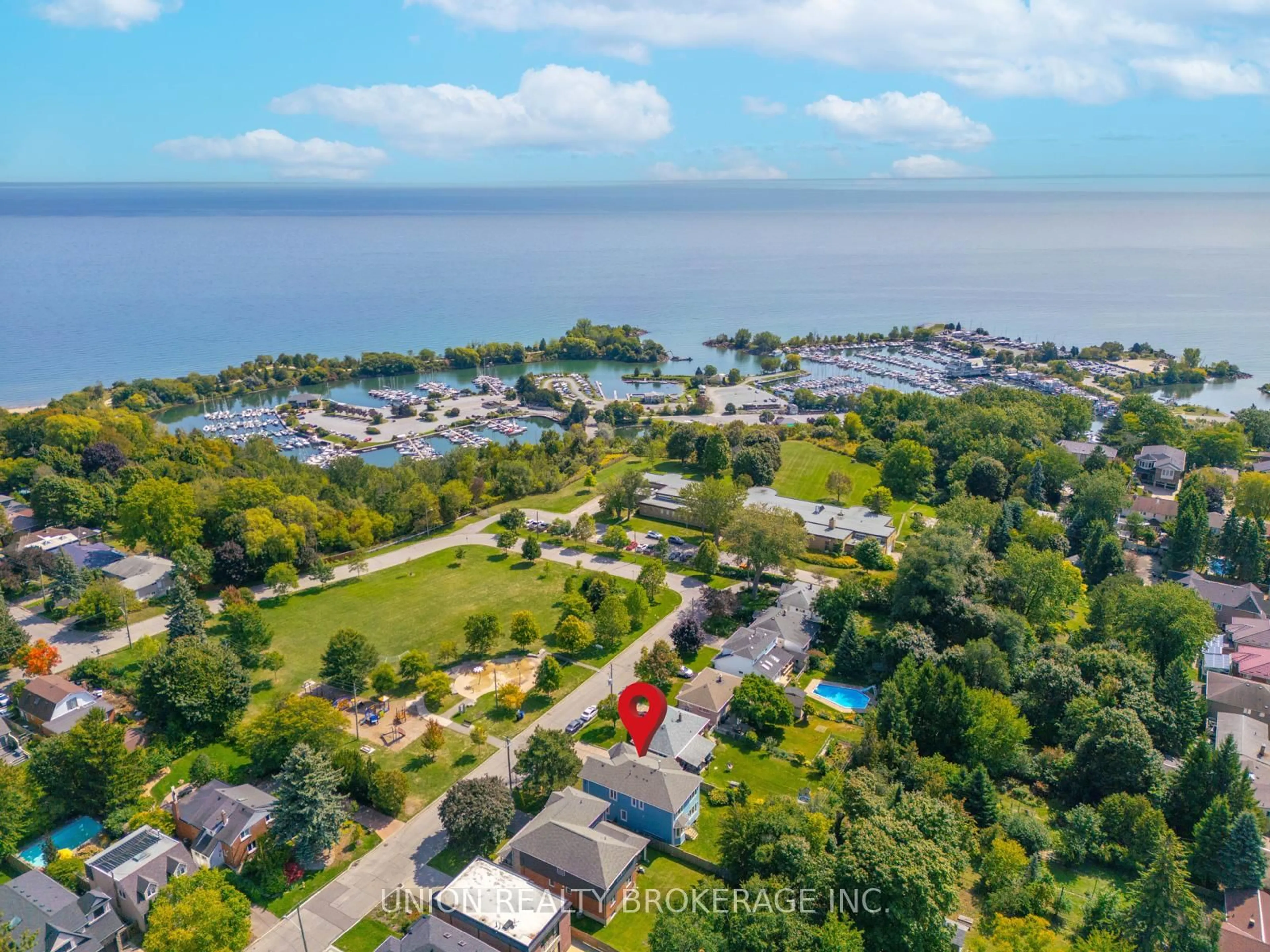 A pic from outside/outdoor area/front of a property/back of a property/a pic from drone, water/lake/river/ocean view for 12 Gradwell Dr, Toronto Ontario M1M 2M9