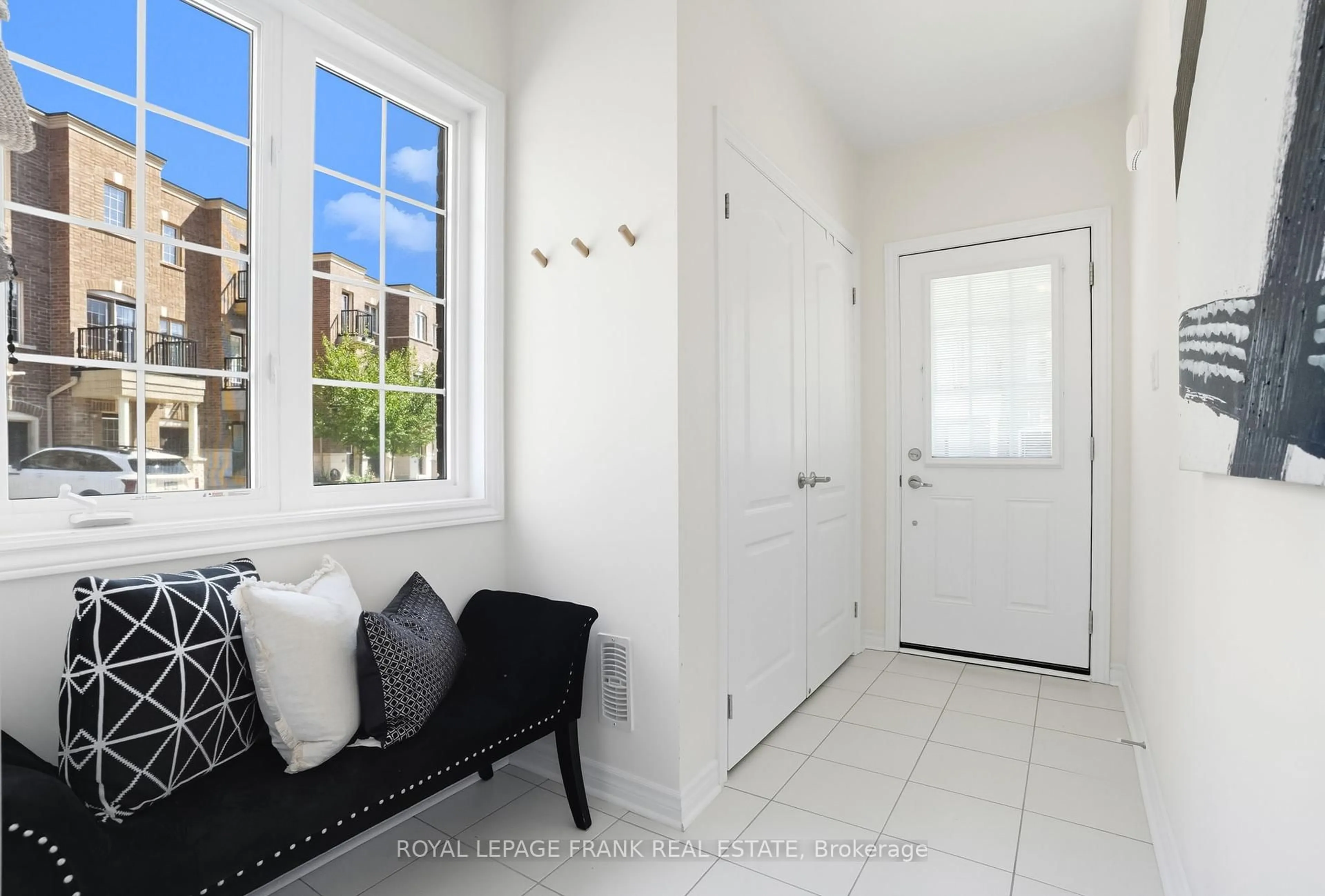 Indoor entryway for 26 Ferris Sq, Clarington Ontario L1E 0J2