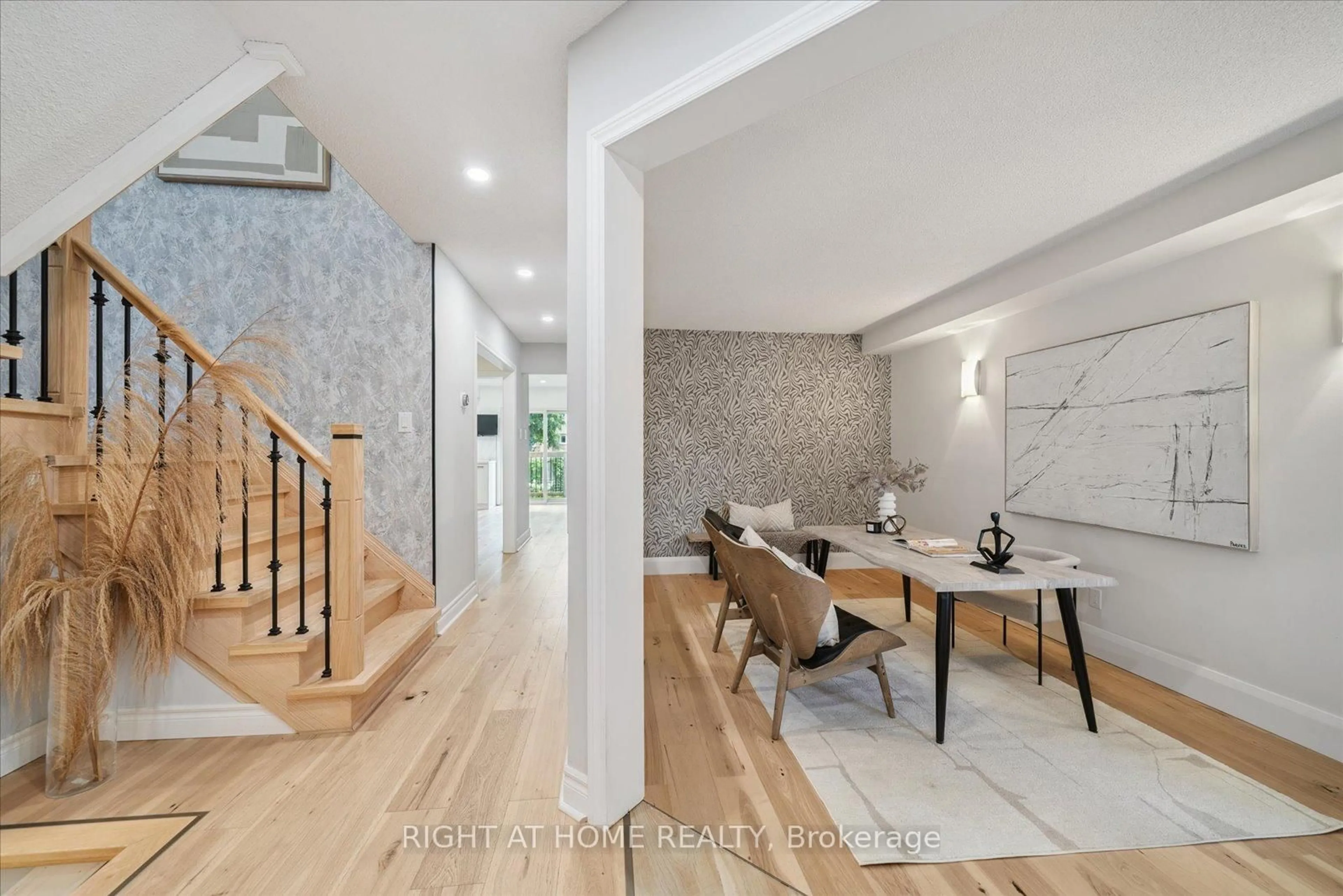 Unknown for 32 Heaver Dr, Whitby Ontario L1N 8X2