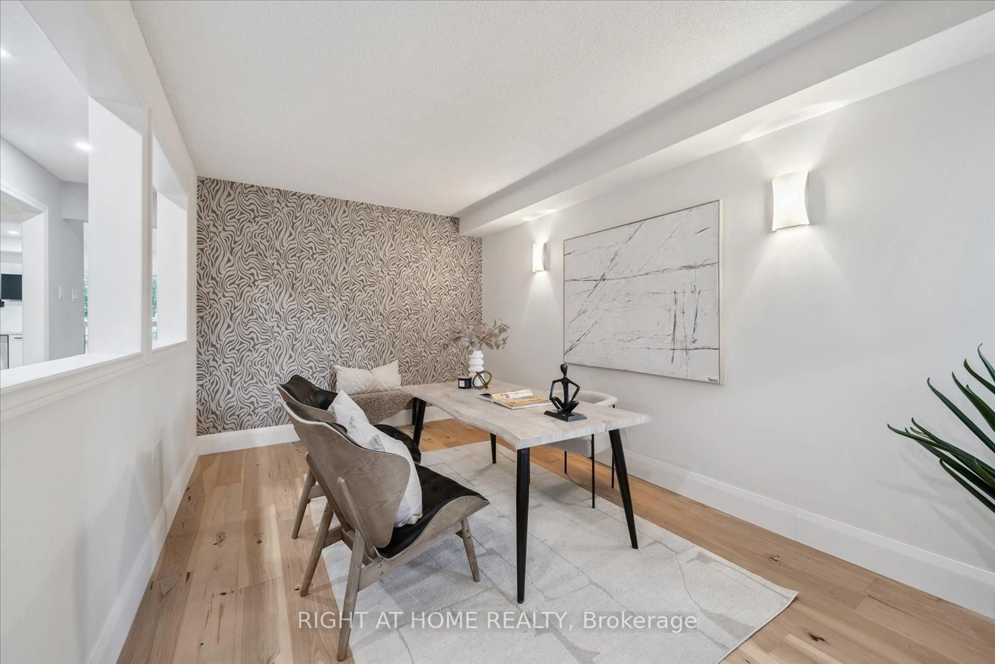 Unknown for 32 Heaver Dr, Whitby Ontario L1N 8X2