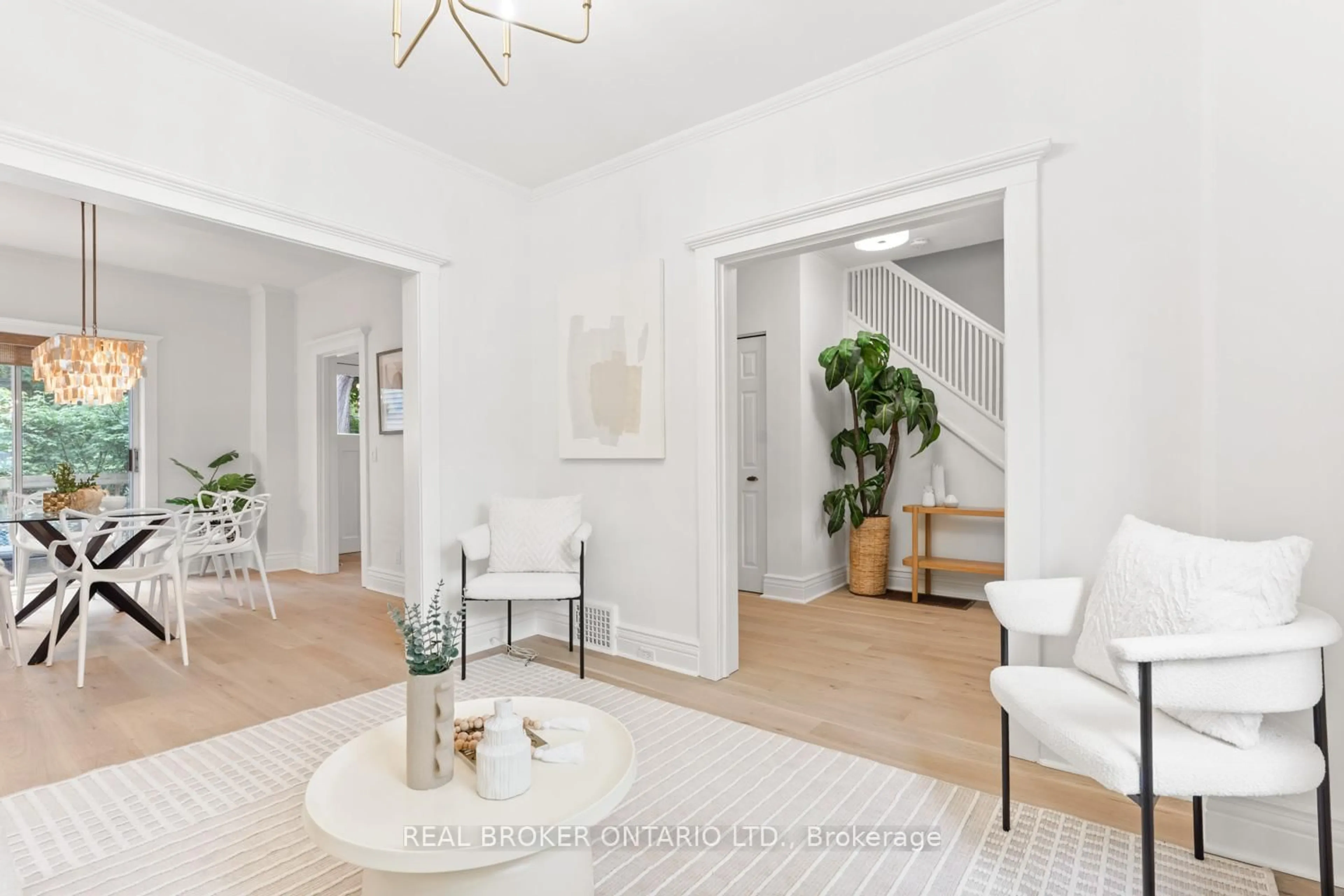 Indoor entryway for 43 Hunter St, Toronto Ontario M4J 1C1