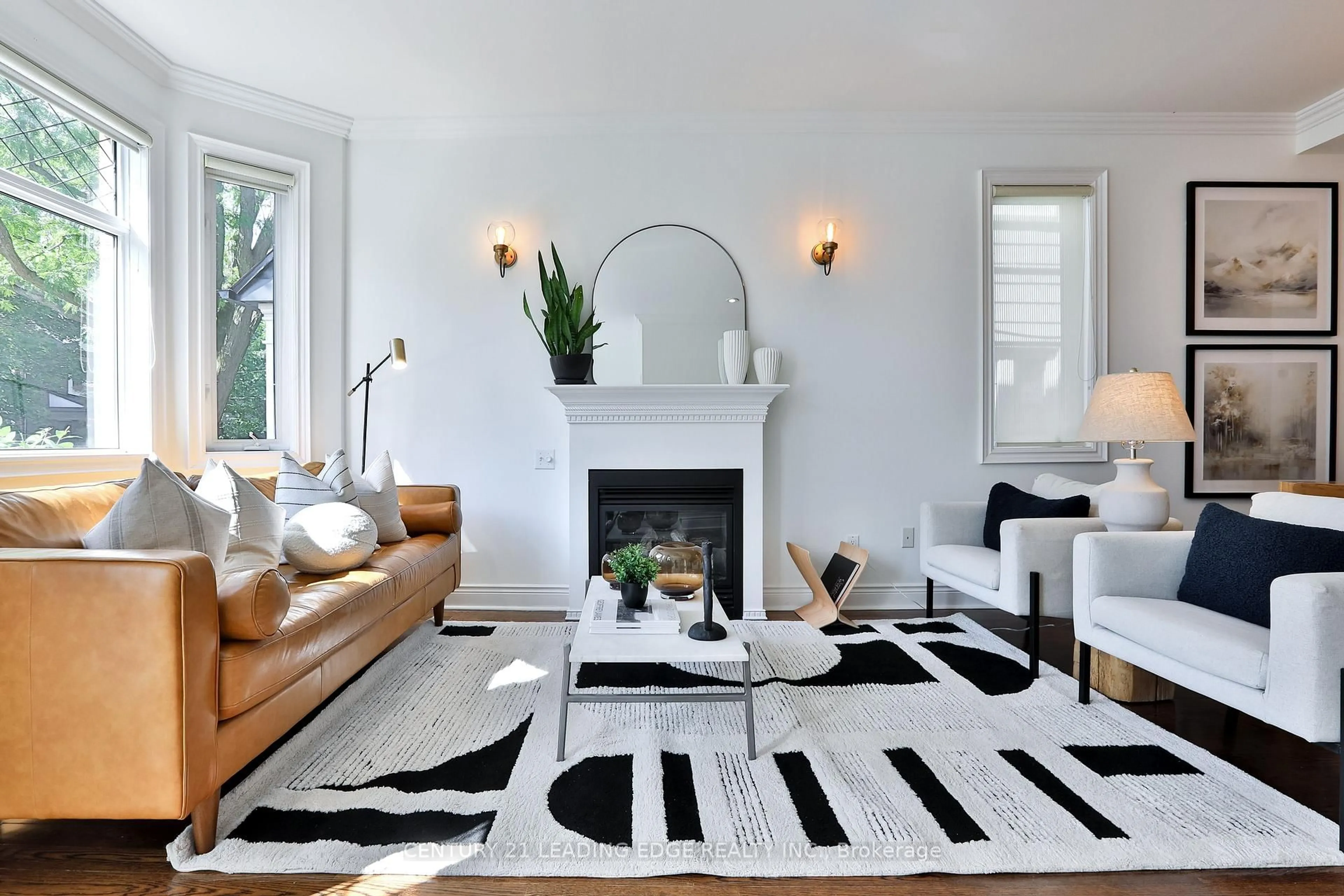 Living room with furniture, unknown for 39 Ferrier Ave, Toronto Ontario M4K 3H5