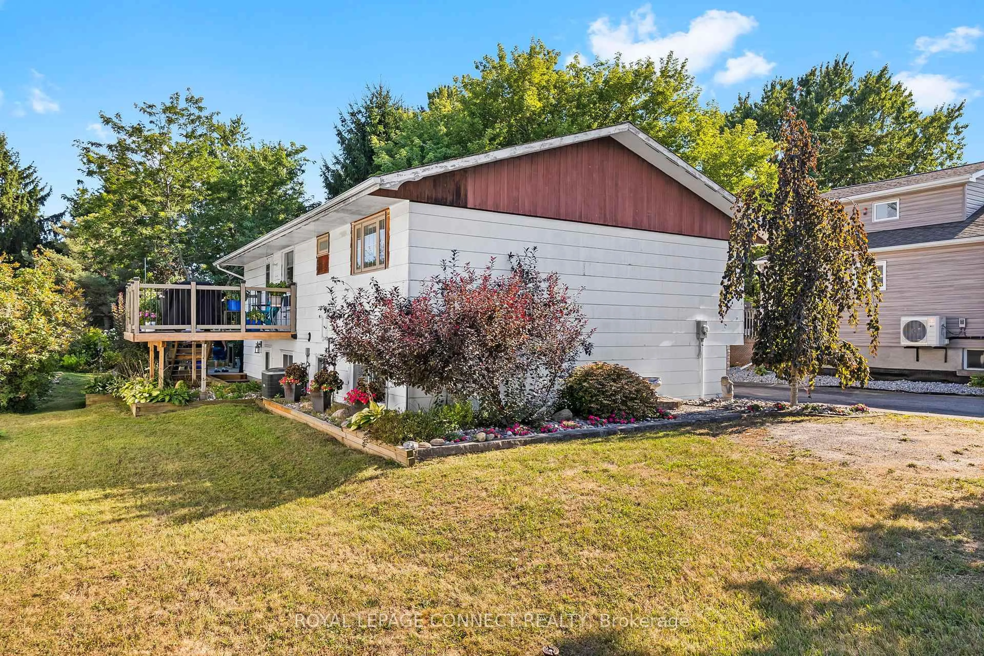 Home with vinyl exterior material, unknown for 35 Lawson Rd, Clarington Ontario L1E 2K3