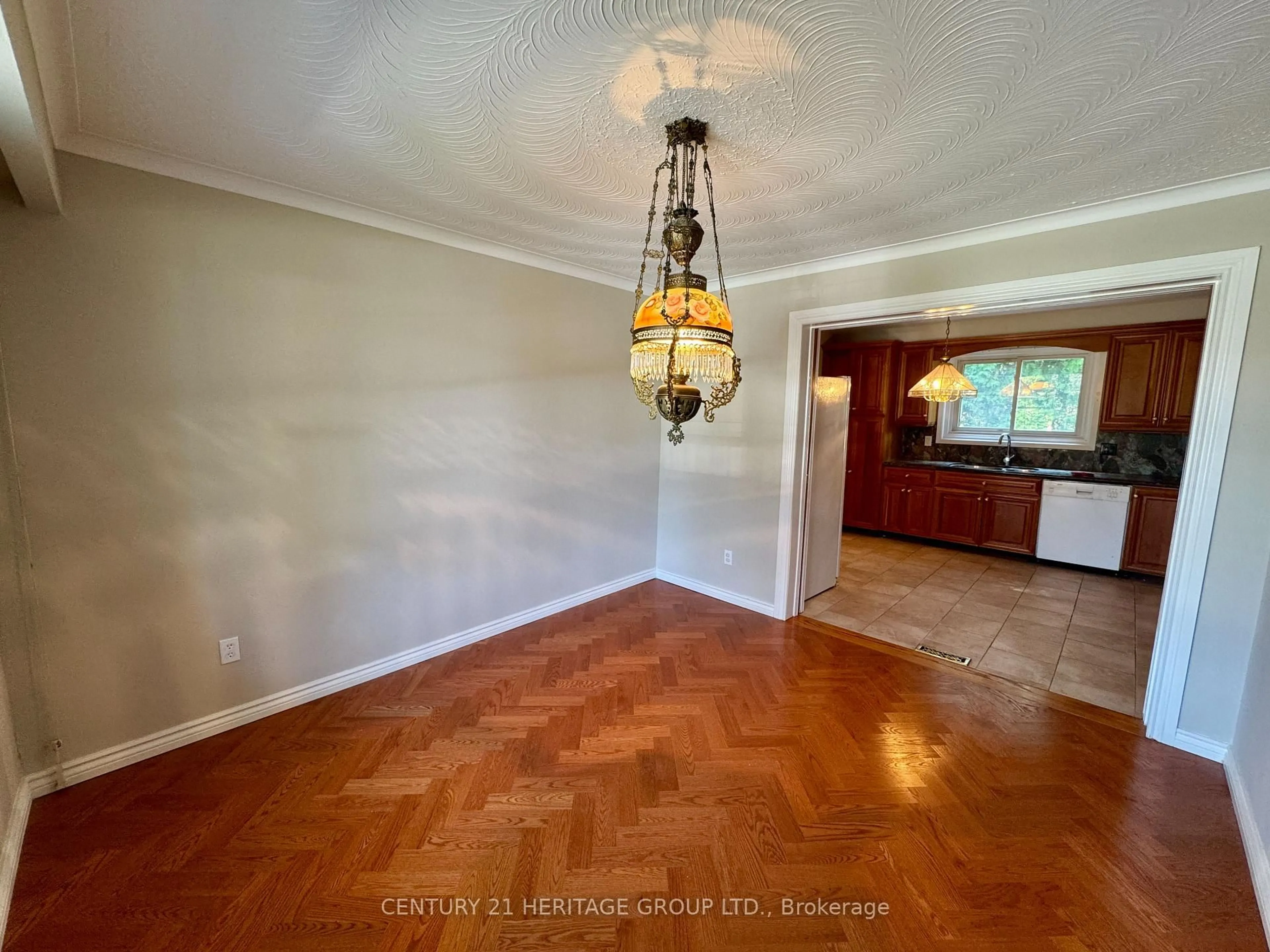 Unknown for 584 Arnhem Dr, Oshawa Ontario L1G 2J6