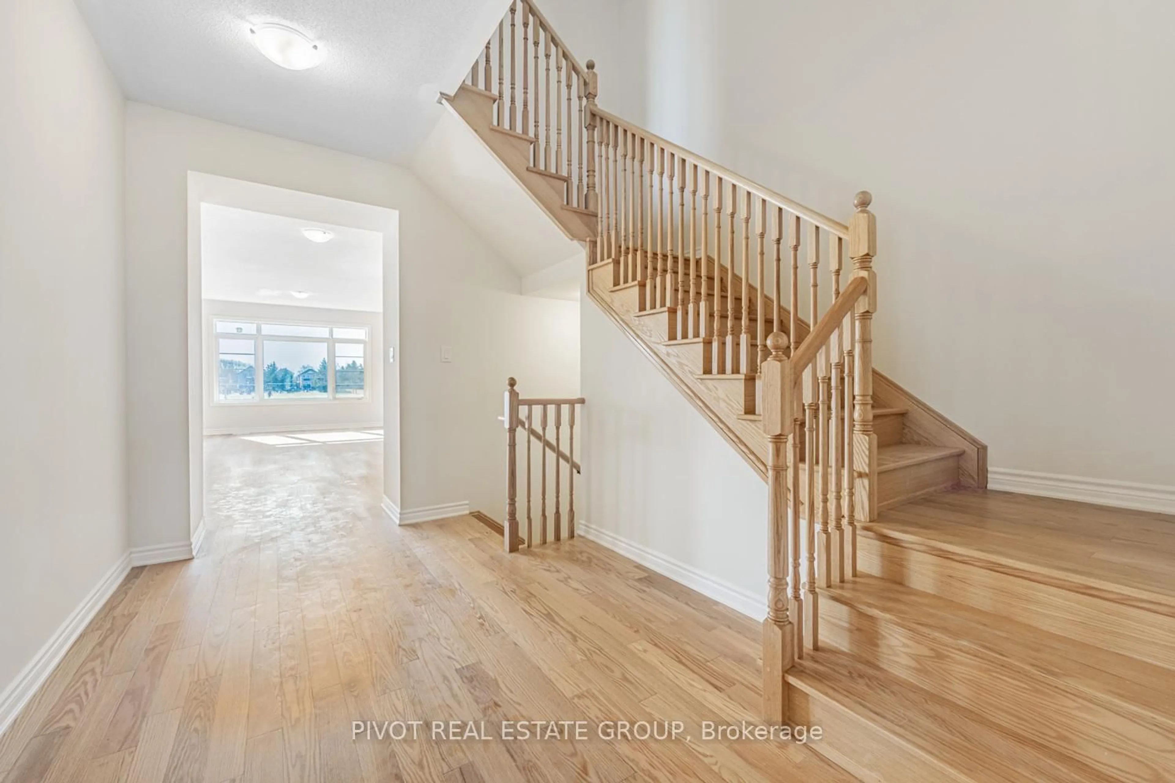 Unknown for 32 Waterfront Cres, Whitby Ontario L1N 0M9