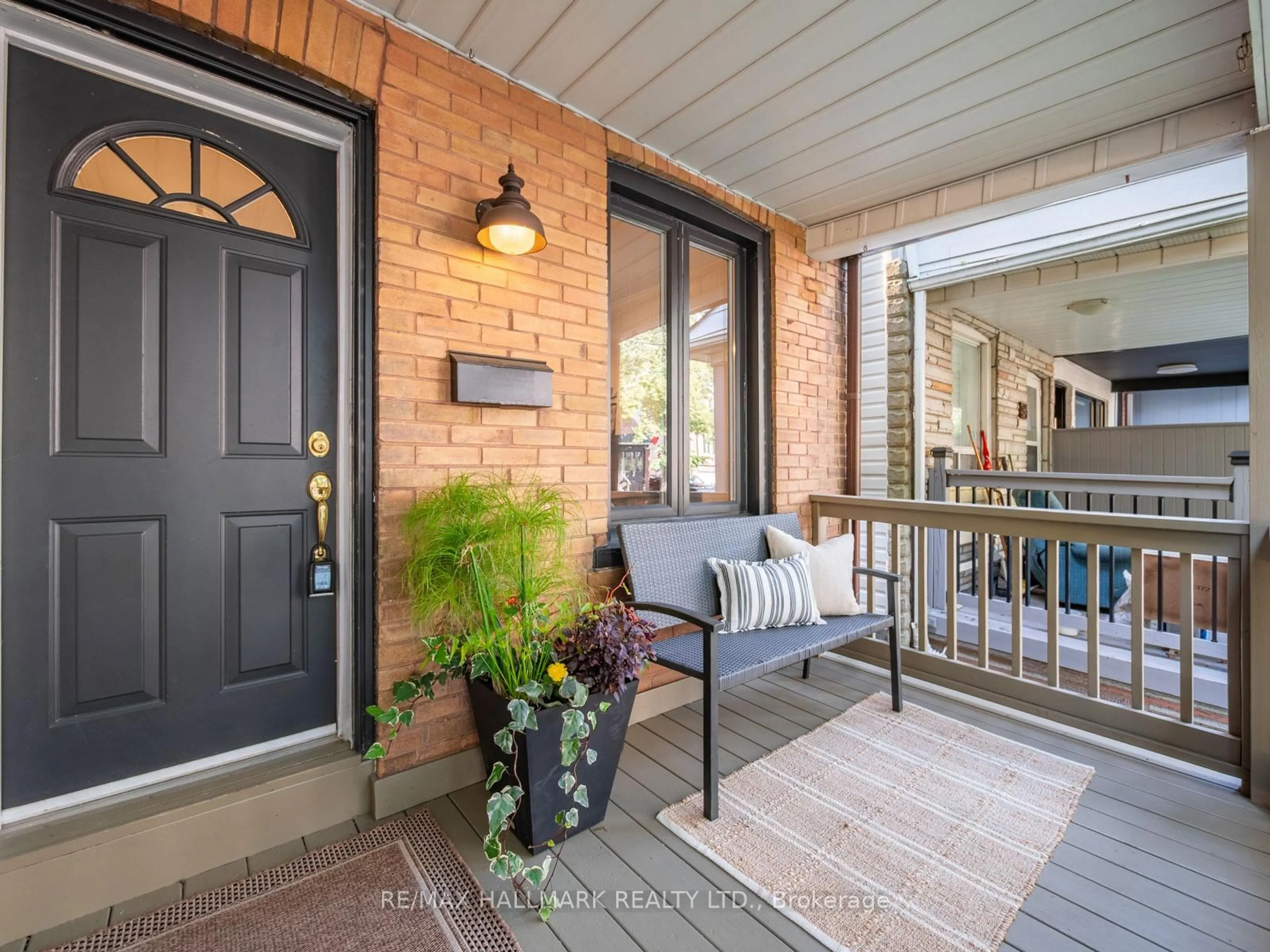 Indoor entryway for 92 Moberly Ave, Toronto Ontario M4C 4B1