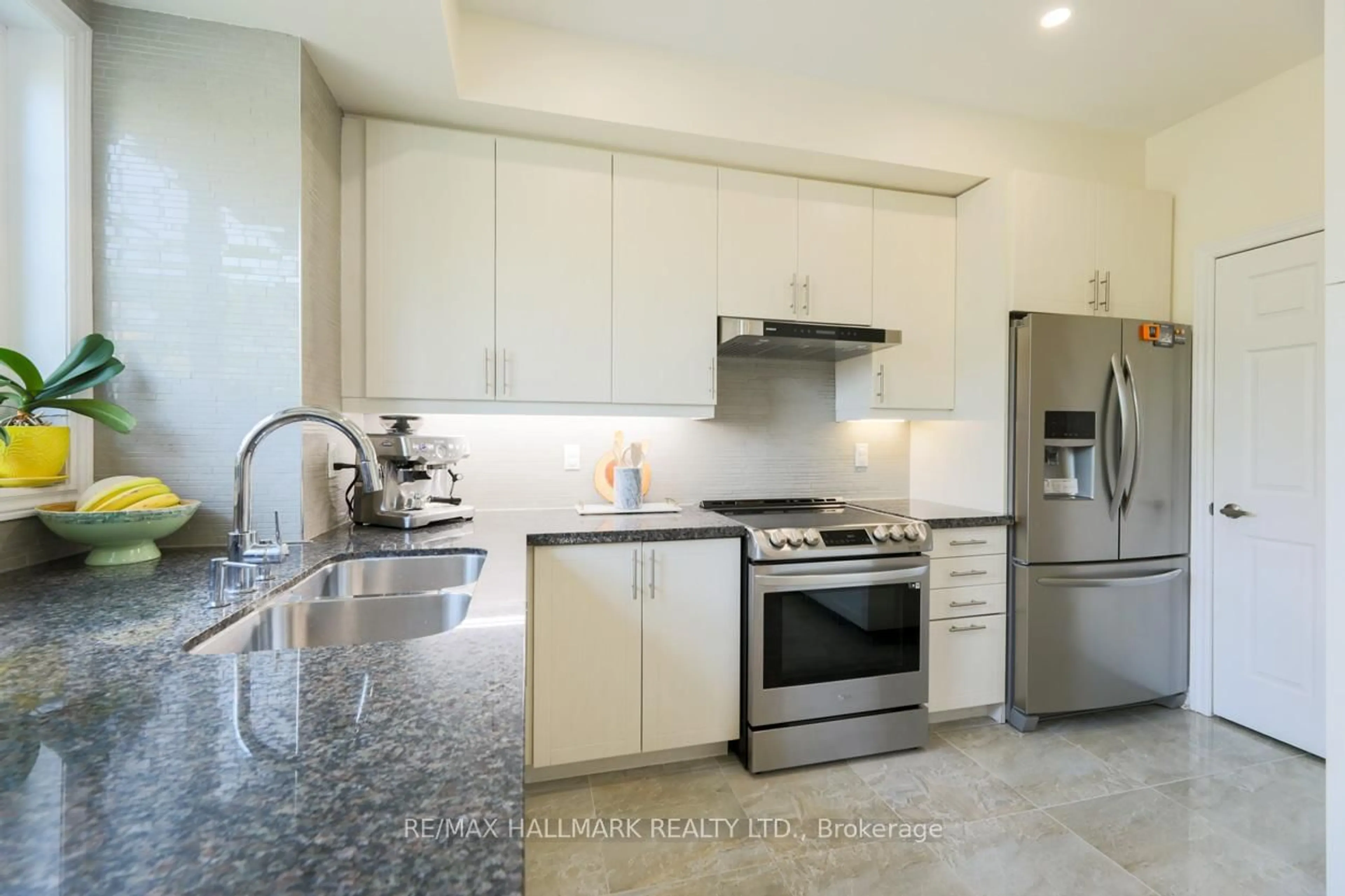 Unknown for 3757 B St Clair Ave, Toronto Ontario M1M 1V1