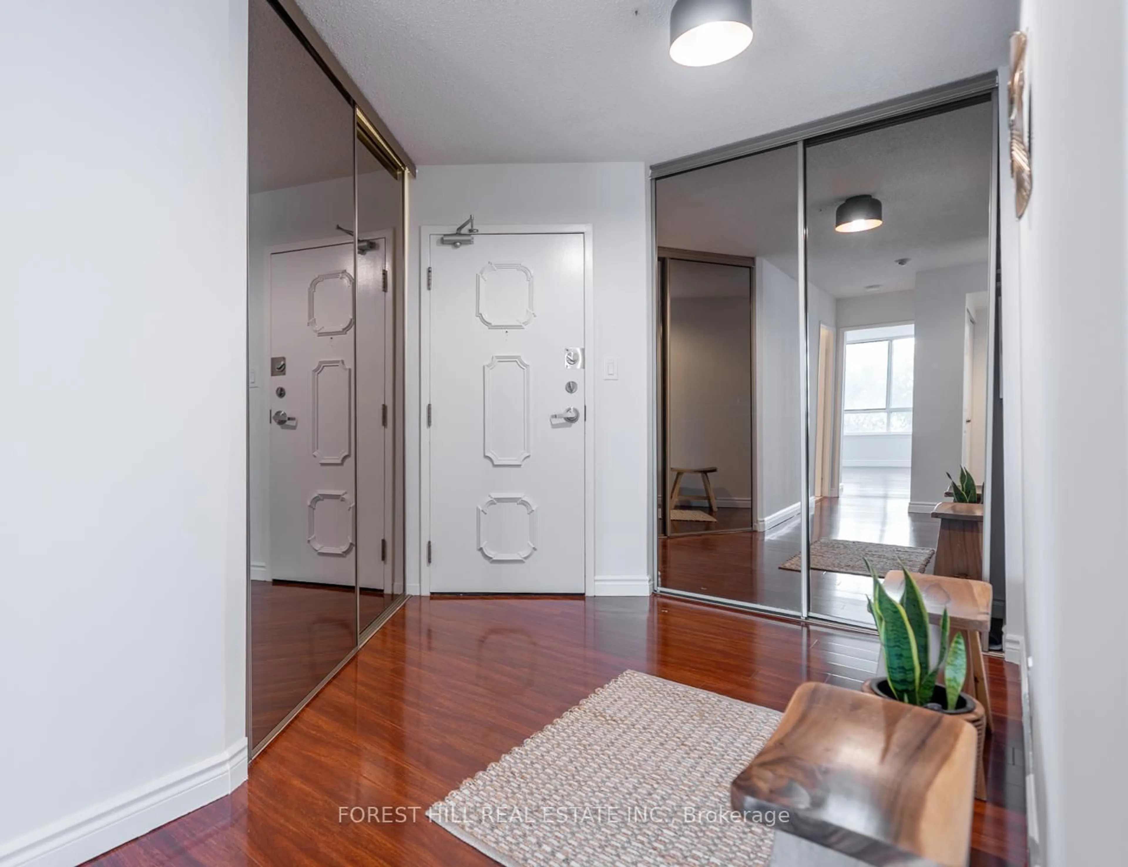 Indoor entryway for 225 Bamburgh Circ #303, Toronto Ontario M1W 3X9