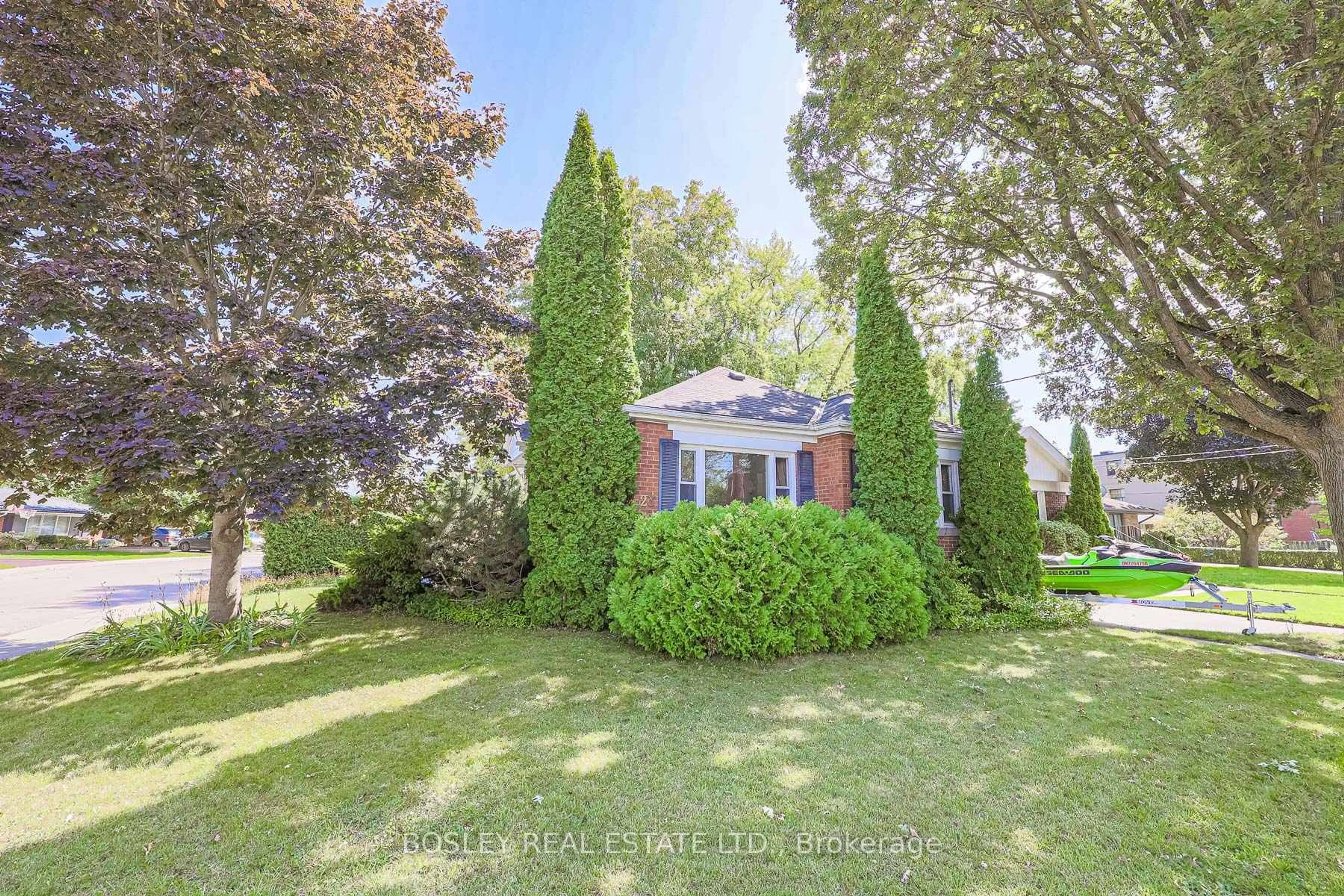 A pic from outside/outdoor area/front of a property/back of a property/a pic from drone, unknown for 23 Stag Hill Dr, Toronto Ontario M4B 1K7