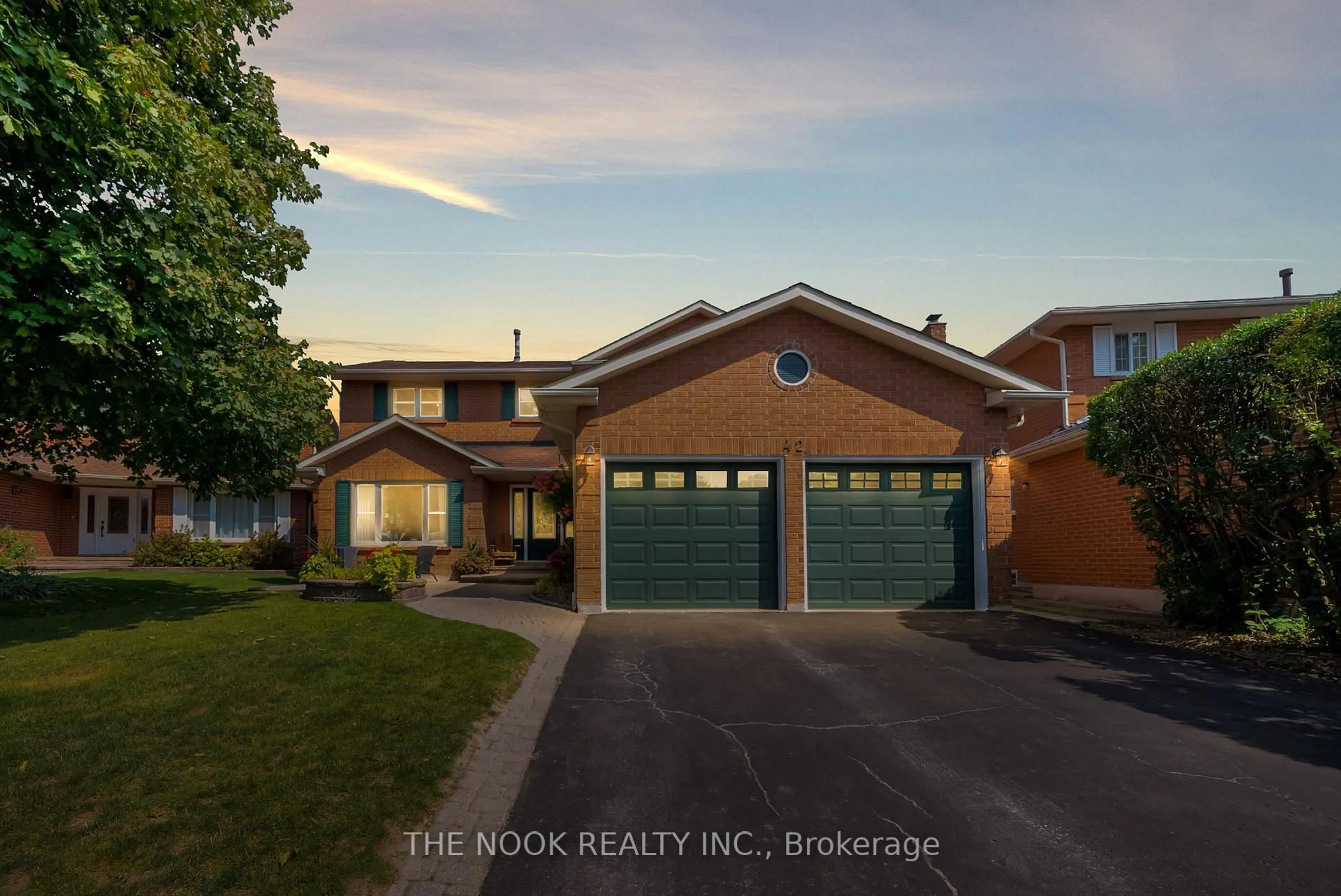 Home with brick exterior material, street for 42 Robinson Cres, Whitby Ontario L1N 6W5