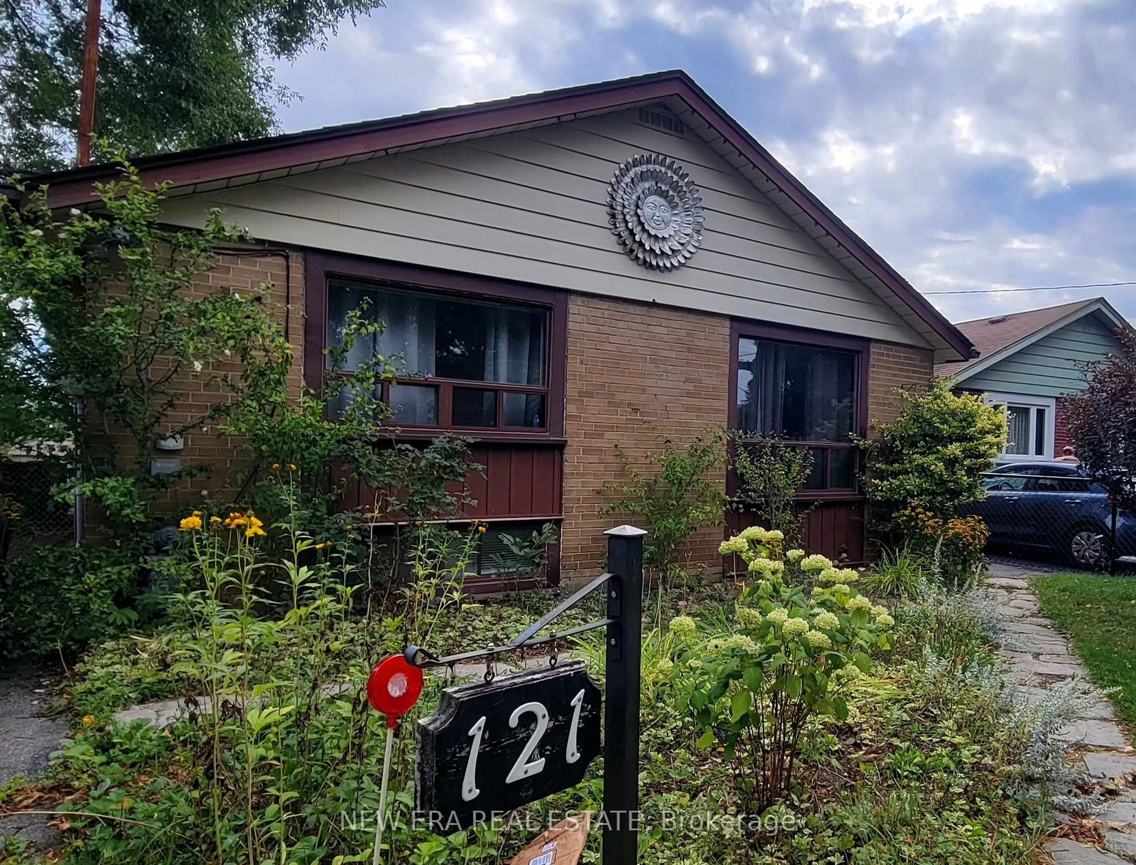 Home with brick exterior material, building for 121 Pandora Circ, Toronto Ontario M1H 1V8