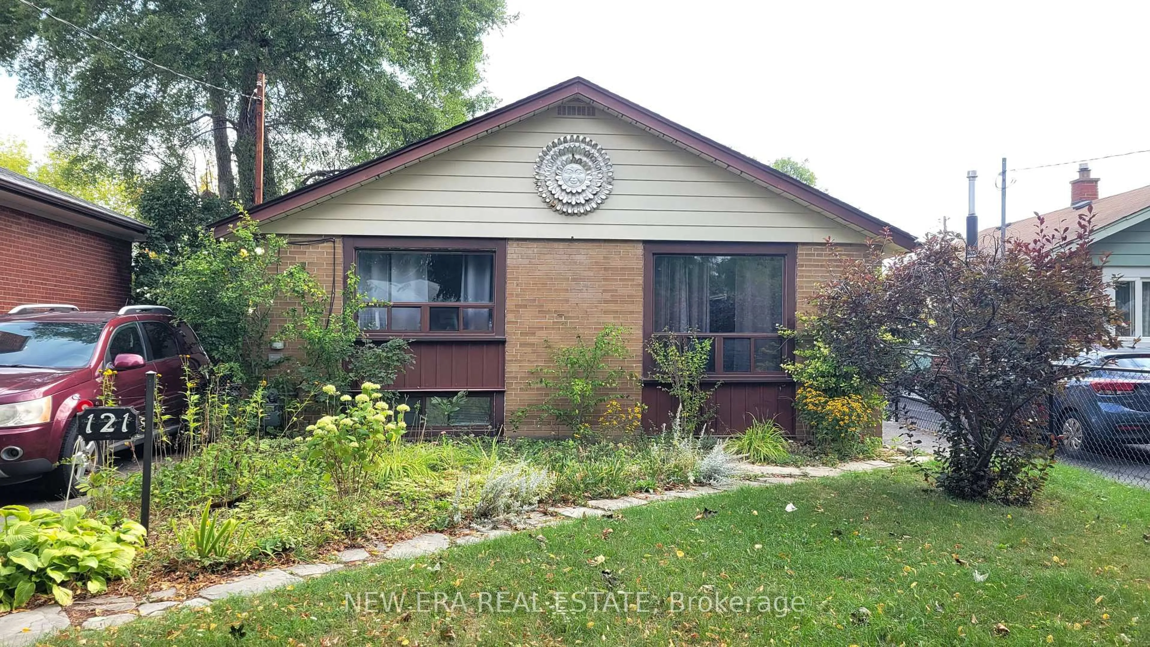 Home with brick exterior material, street for 121 Pandora Circ, Toronto Ontario M1H 1V8
