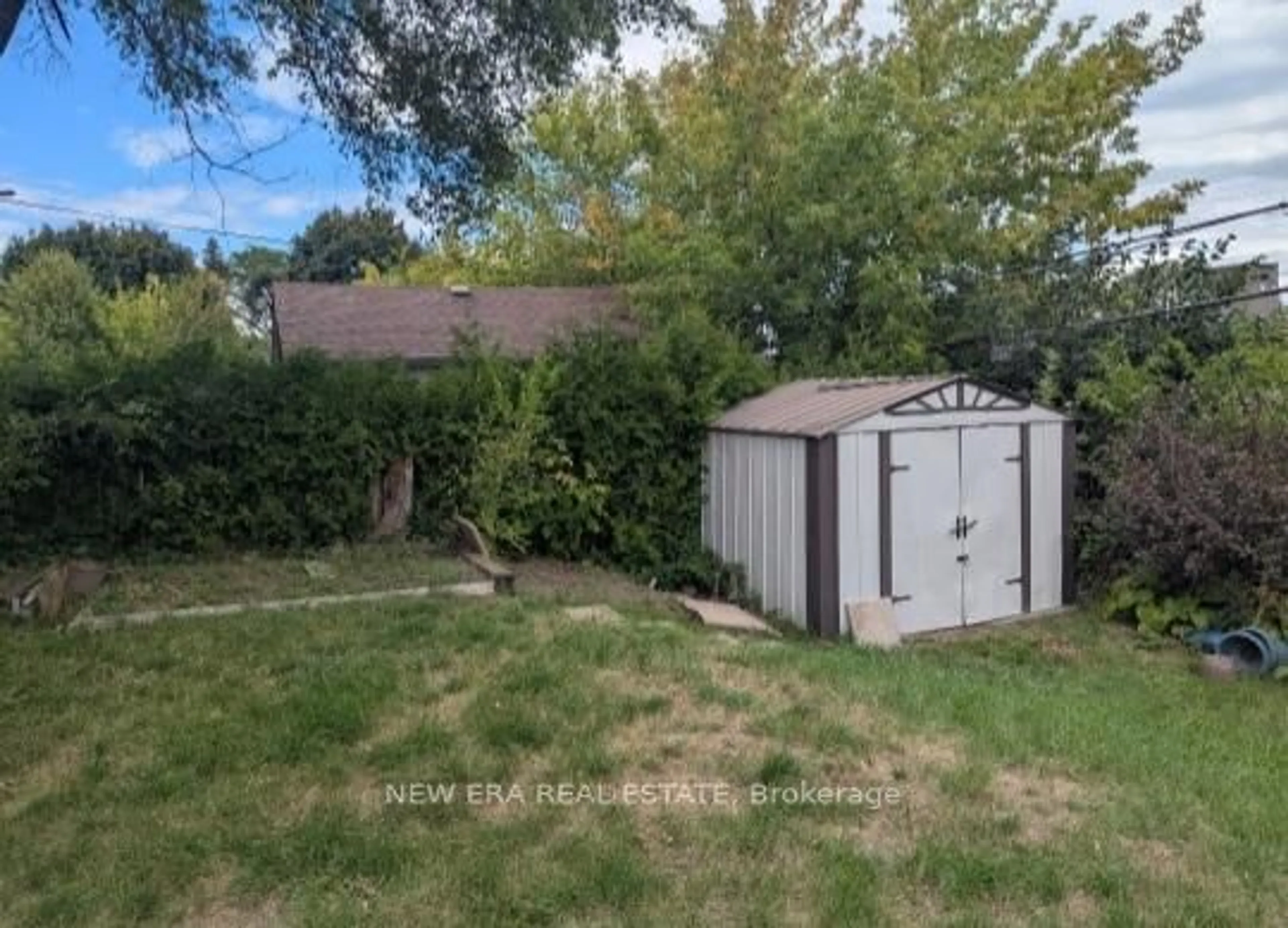 Shed for 121 Pandora Circ, Toronto Ontario M1H 1V8