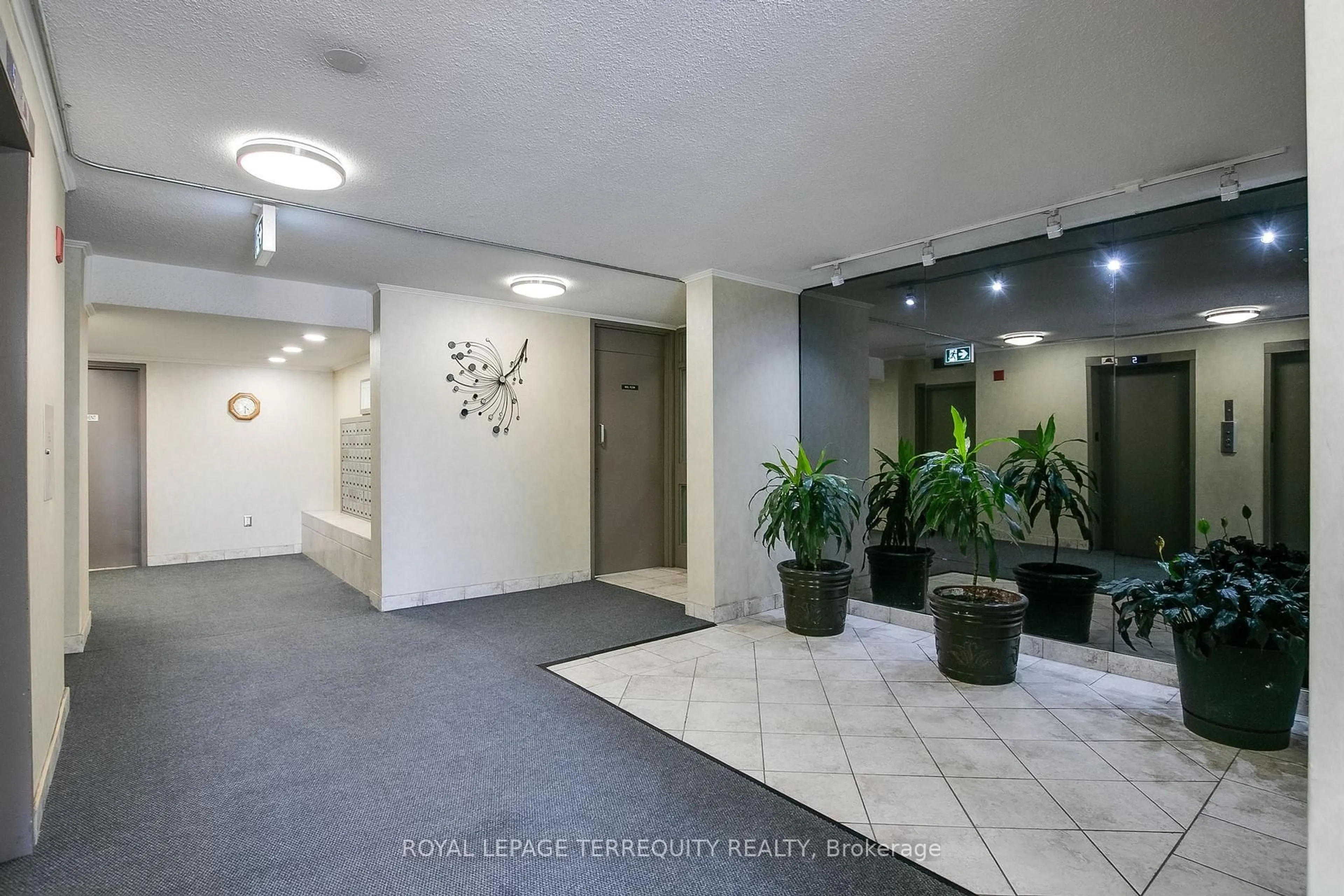 Indoor foyer for 2500 Bridletowne Circ #207, Toronto Ontario M1W 2V6