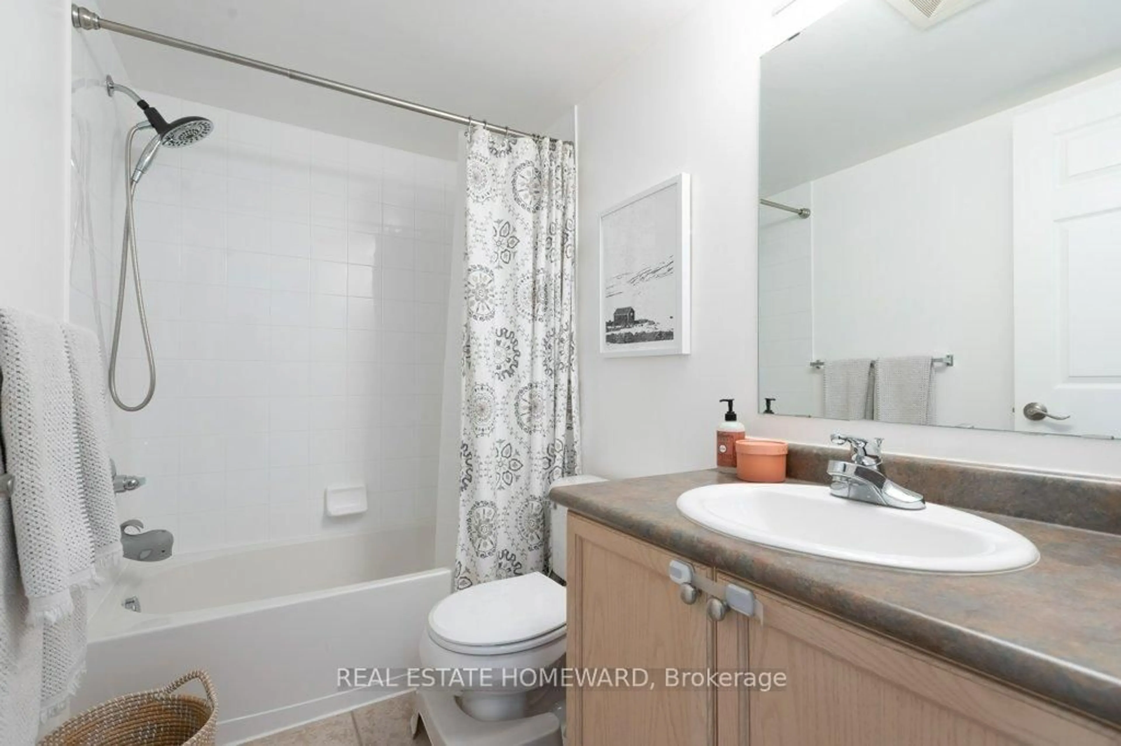 Standard bathroom, unknown for 684 Warden Ave #302, Toronto Ontario M1L 4W4