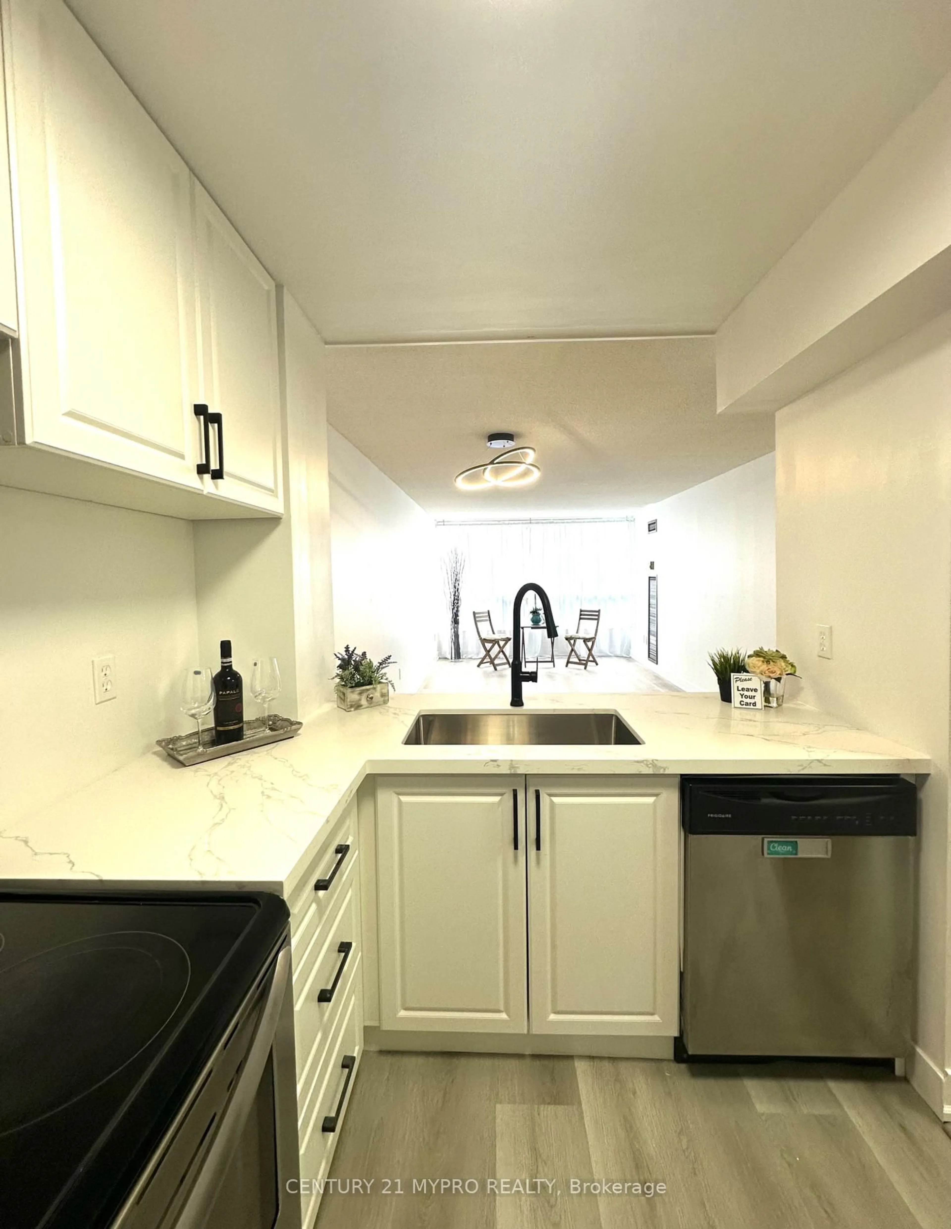 Standard kitchen, ceramic/tile floor for 3050 Ellesmere Rd #517, Toronto Ontario M1E 5E6