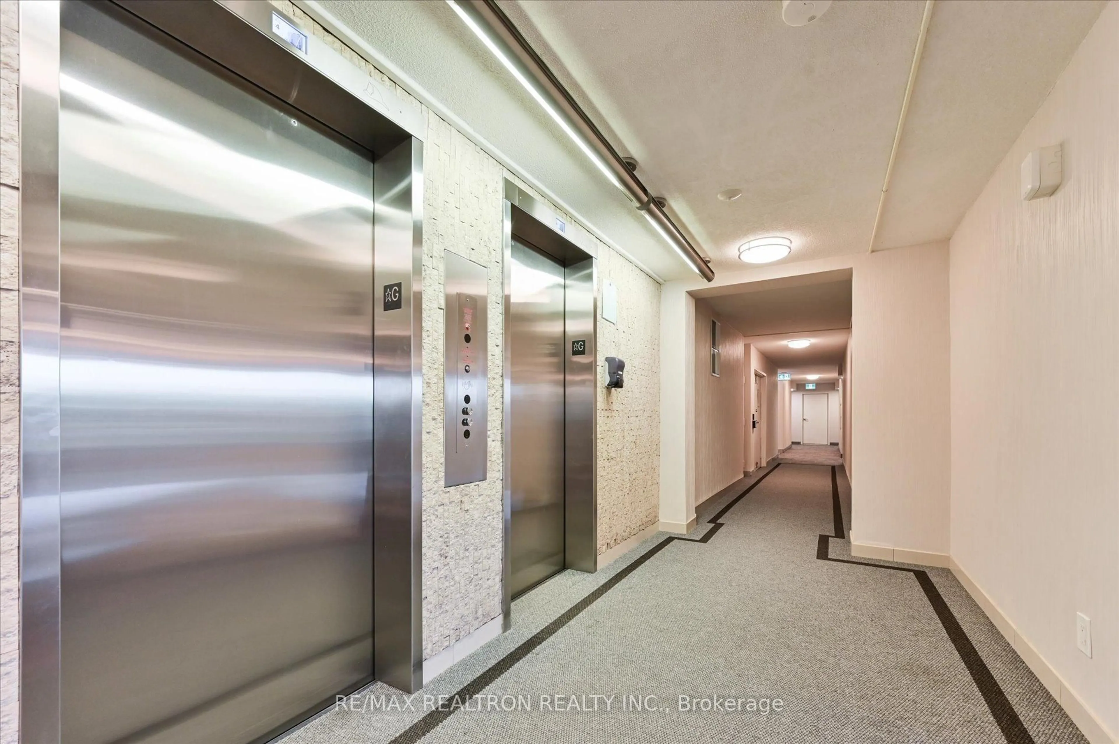 Indoor foyer for 45 Huntingdale Blvd #PH02, Toronto Ontario M1W 2N8